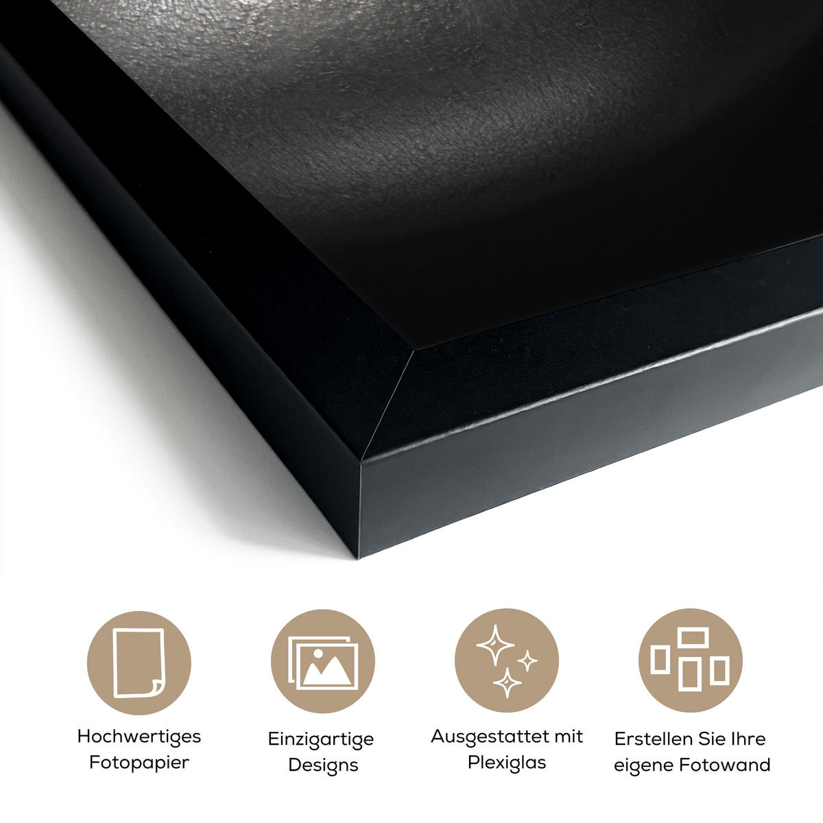 GERAHMTES BILD Frau - Schwarz - Gold - Gesicht - Lippen 30x40 cm - Goldfarben, Papier (30/40cm) - MuchoWow