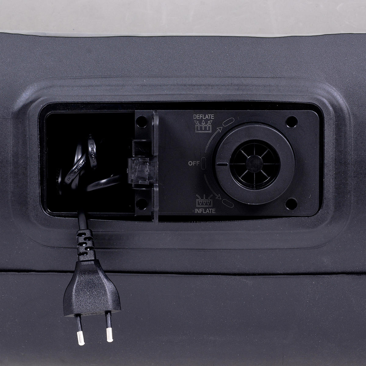 LUFTBETT Luftmatraze selbstaufblasend 203 x 152 x 30 cm mit integrierter Pumpe - Schwarz/Grau, Kunststoff (152/203cm) - Avenli