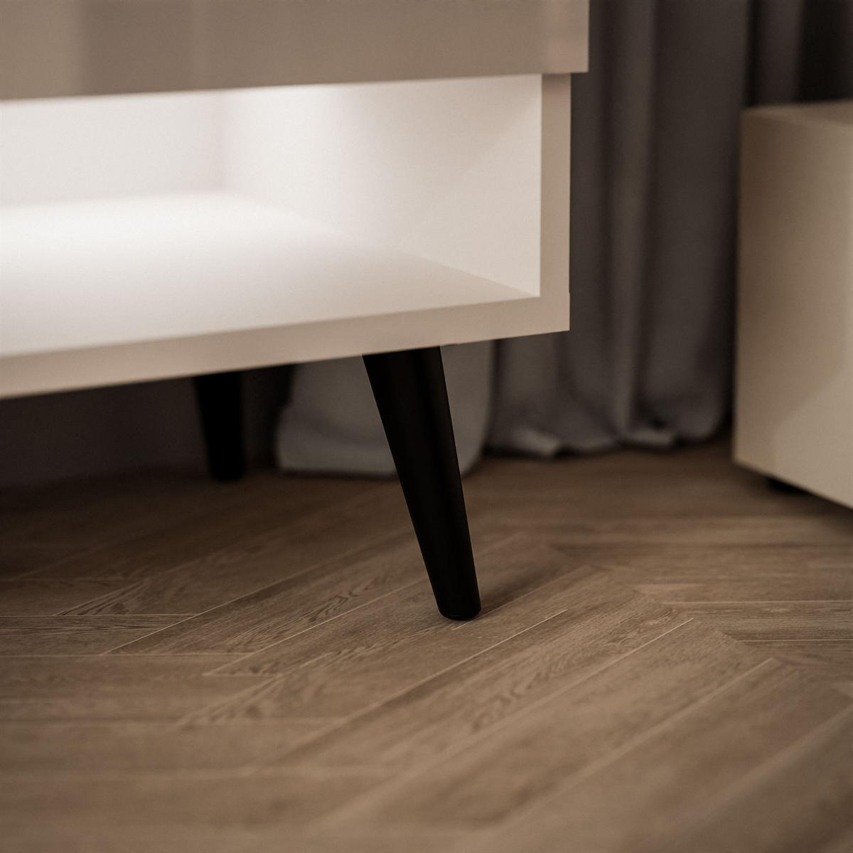 LOWBOARD TV-Schrank CALANTE 180 cm auf schrägen schwarzen Beinen - Kaschmir/Schwarz, Holzwerkstoff/Metall (180/43/35cm) - Lookway