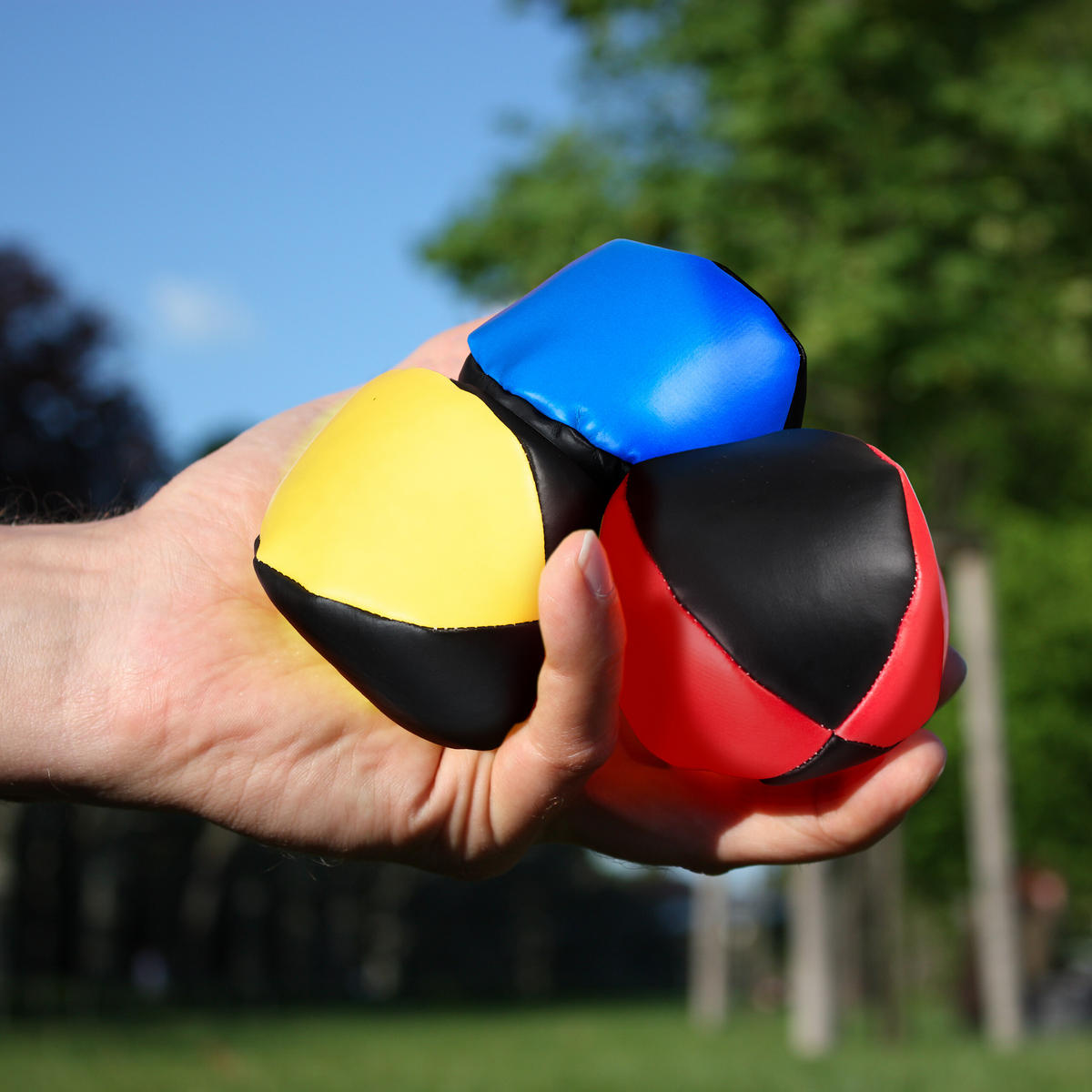 15XŽONGLOVACÍ míčky - různobarevná, plast/přírodní materiály (6.5/6.5cm) - Relaxdays