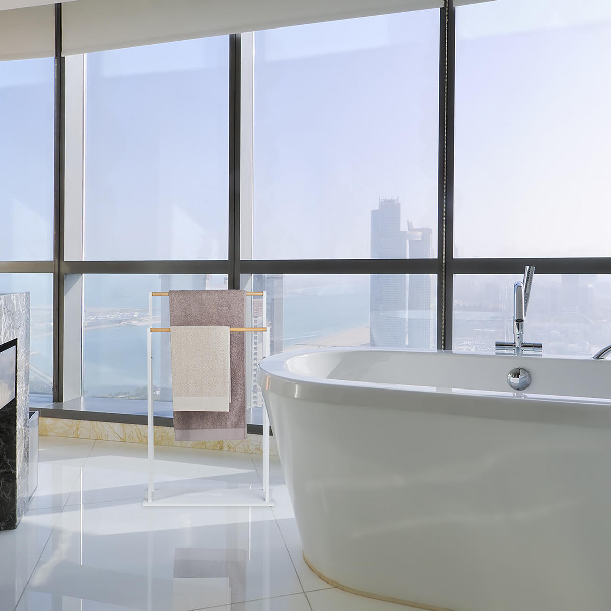 HANDTUCHSTÄNDER - Weiß, Holz/Holzwerkstoff (57/91.5/25cm) - Relaxdays