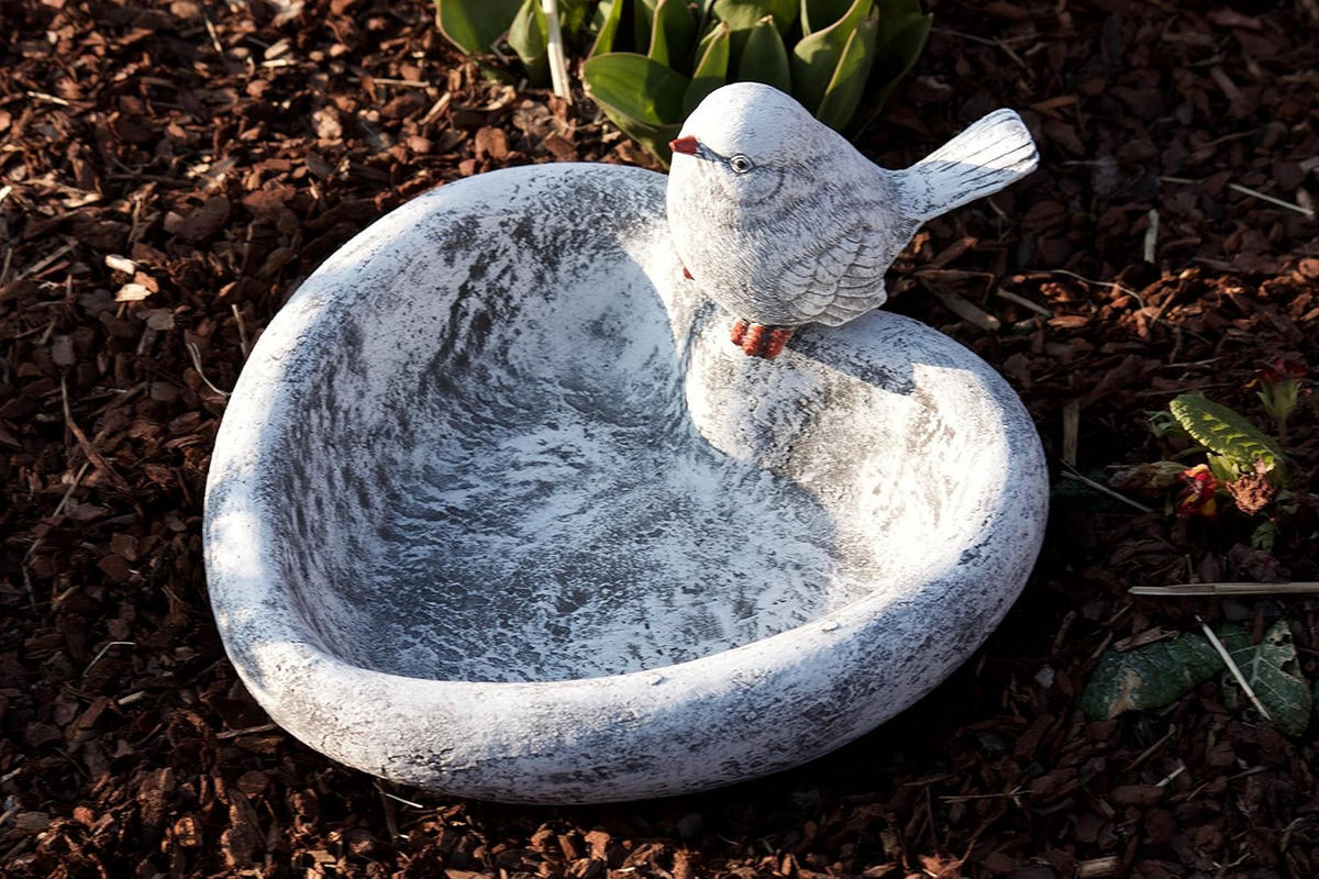 STEIN Vogeltränke mit Vogelfigur aus massiven Steinguss, frostfest - Grau, Stein (27/8/27cm) - stoneandstyle