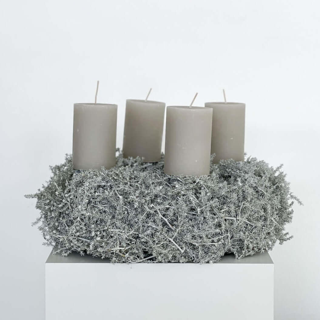 TROCKENBLUMEN Adventskranz aus Spargelkraut - Silberfarben, Naturmaterialien (8cm) - Lykke & You