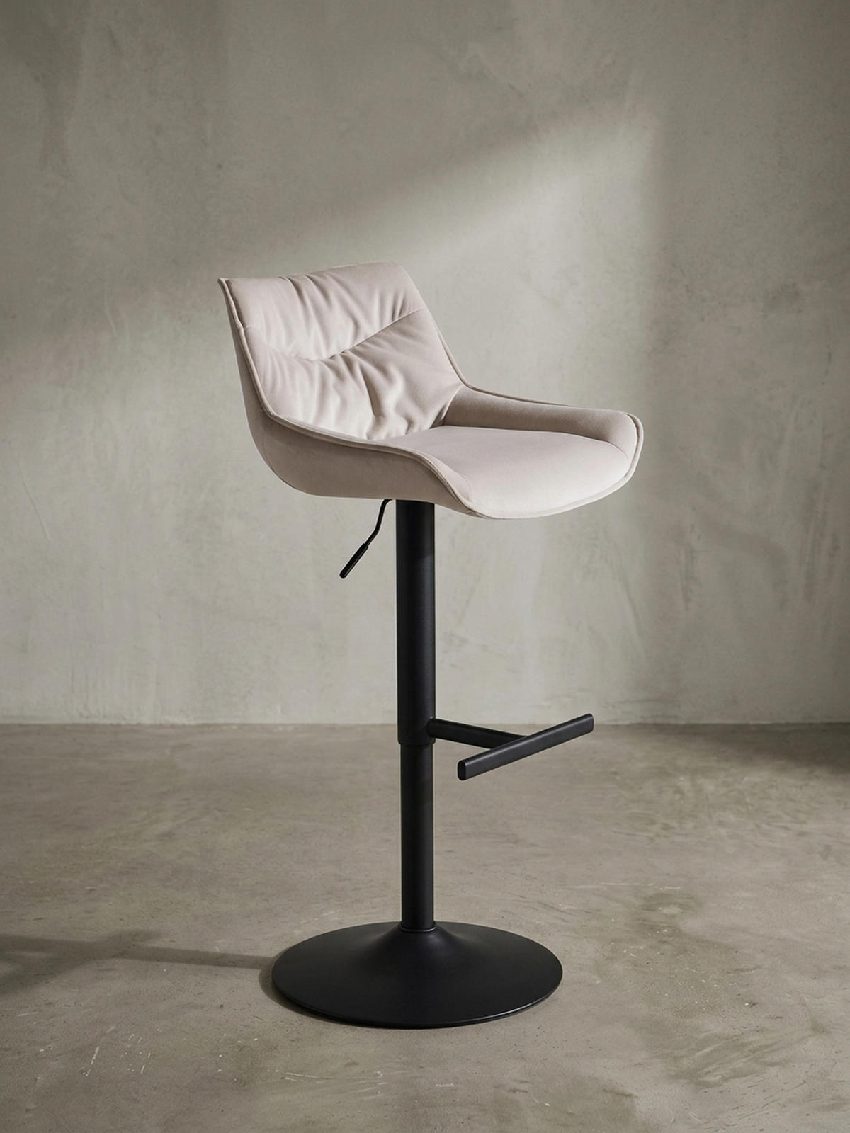 BARHOCKER Samt Lehne Höhenverstellbar Trompetenfuß Gepolstert, Beige 45x55x106 cm - Beige/Schwarz, Textil/Metall (45/106/55cm) - KADIMA DESIGN