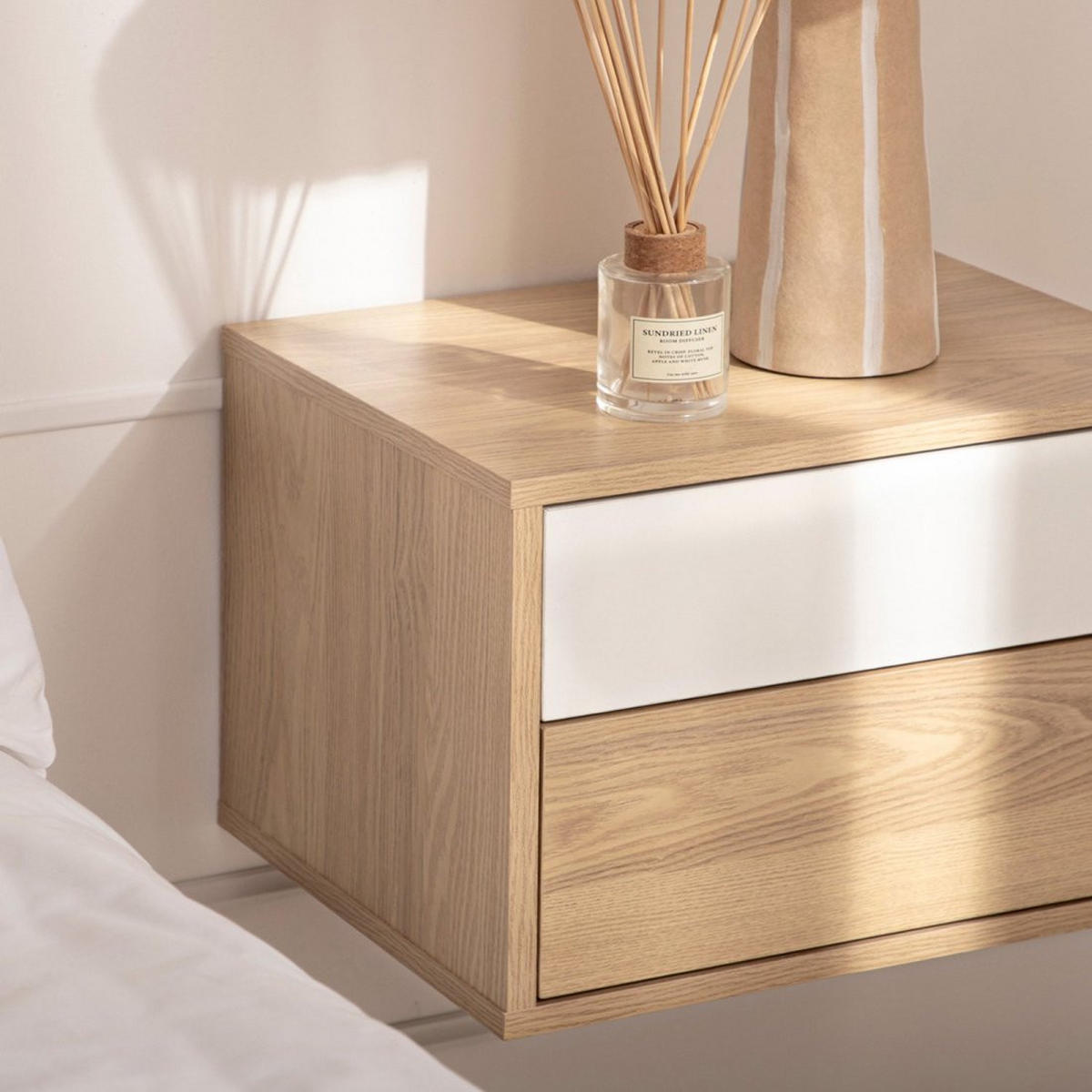 SCHWEBENDER NACHTTISCH Kanye Zweifarbig 40 cm x 30 cm - Hellbraun, Holzwerkstoff (40/30/30cm) - Klast Home