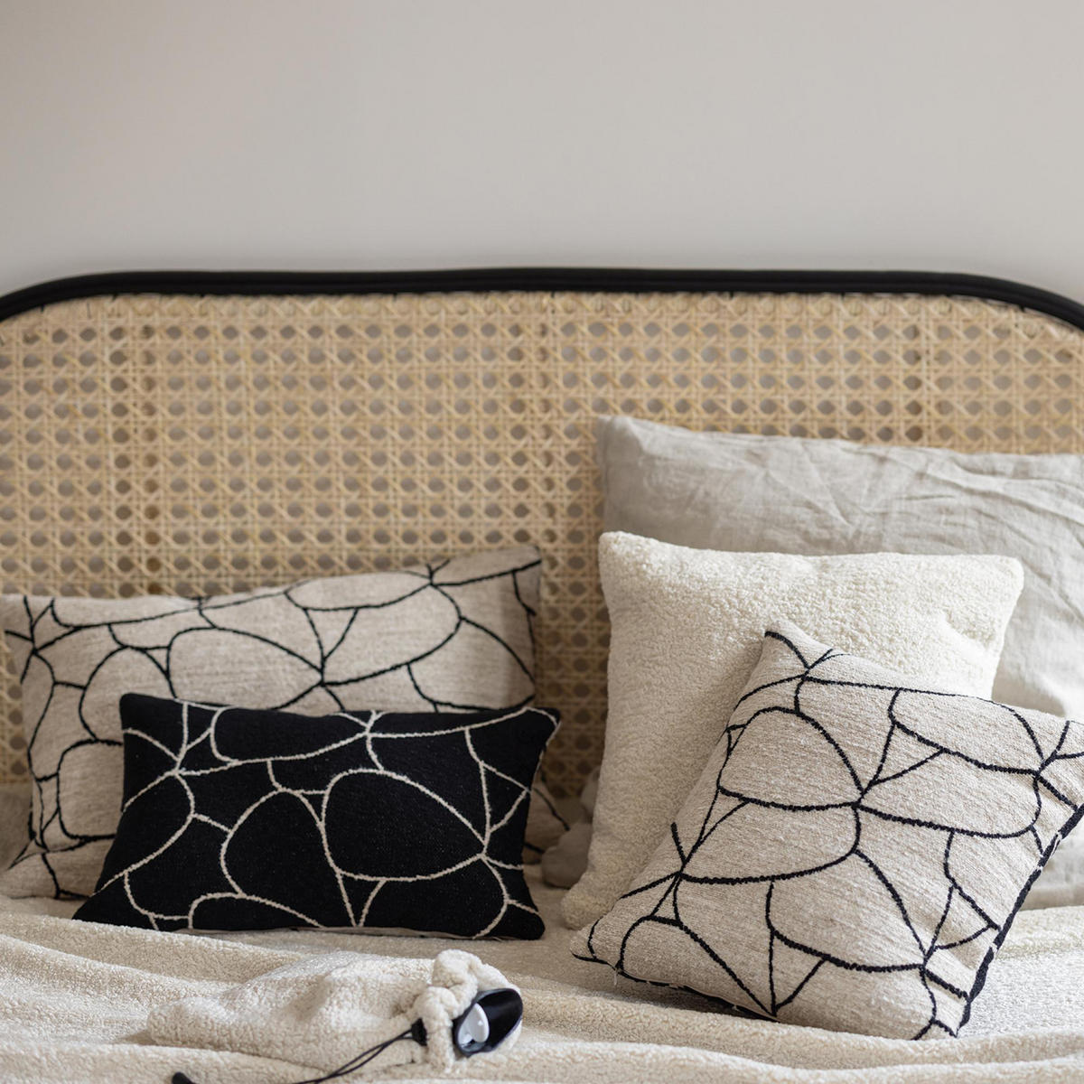 KISSEN Dany weiß/schwarz 40 x 65 cm - Weiß, Textil (40/65cm) - Vivaraise