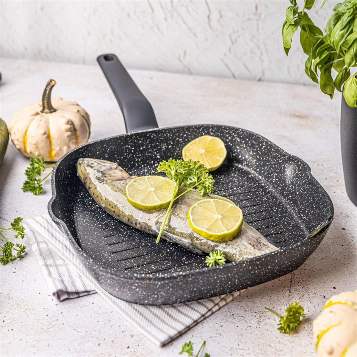 GRILLPFANNE Schwarz 24/24/4 cm KB7661 - Schwarz, Metall (24cm) - Klausberg 