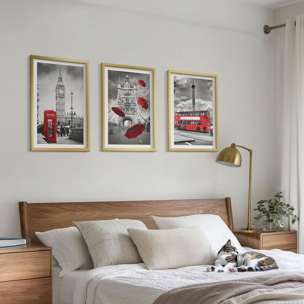 WANDBILDER 3er Set - 40x60 cm Goldrahmen - Roter Regenschirmstand und Londoner Bus - Goldfarben, Kunststoff (40/60cm) - ArtPrintCave