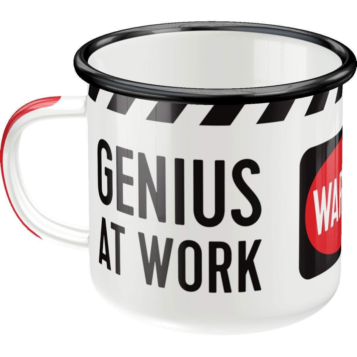EMAILLE-BECHER 360 ml Achtung Genius At Work - Rot/Schwarz, Metall (0.36L) - Nostalgic-Art