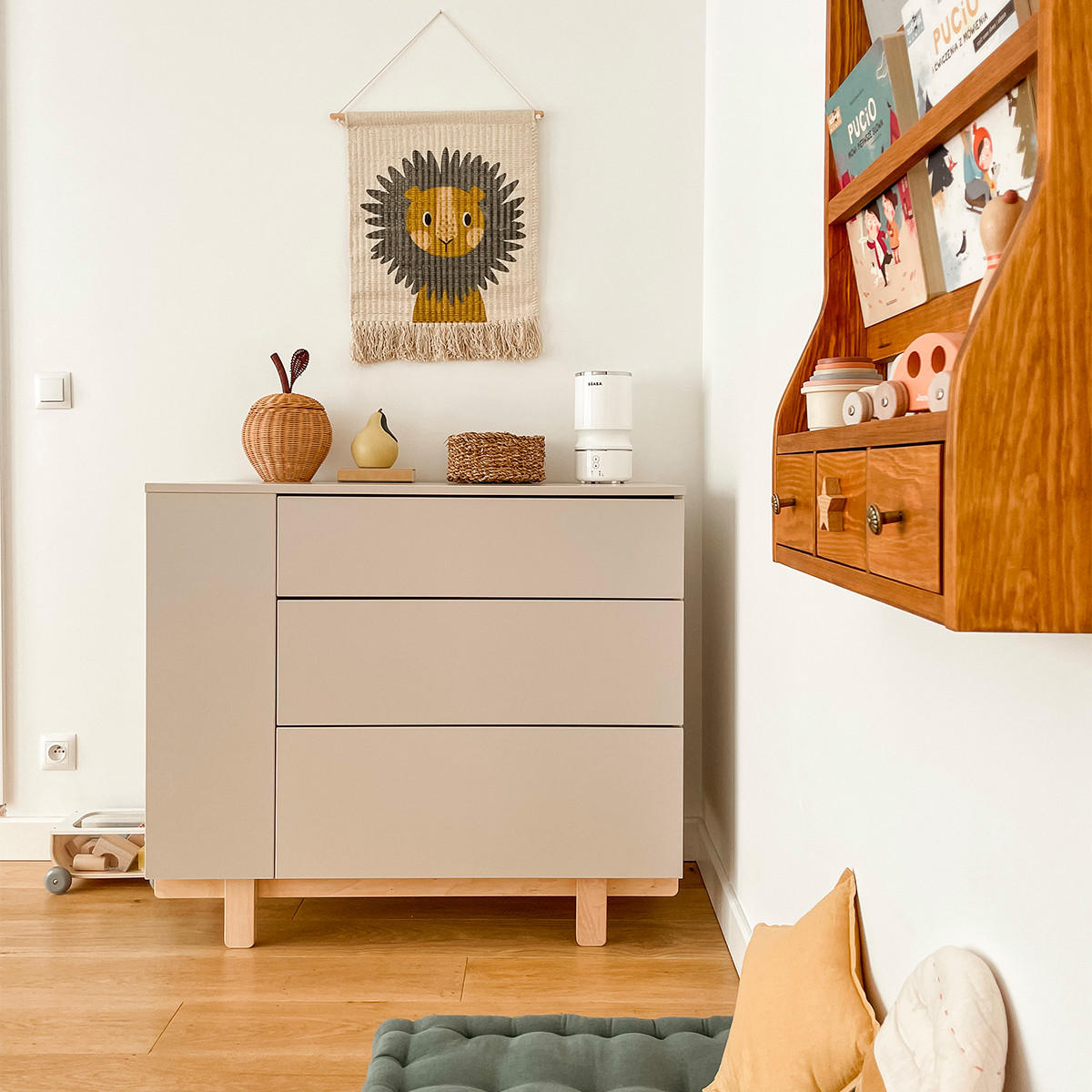 DĚTSKÁ KOMODA Romy Béžová - béžová, kompozitní dřevo (115/92/53cm) - Petits-meubles