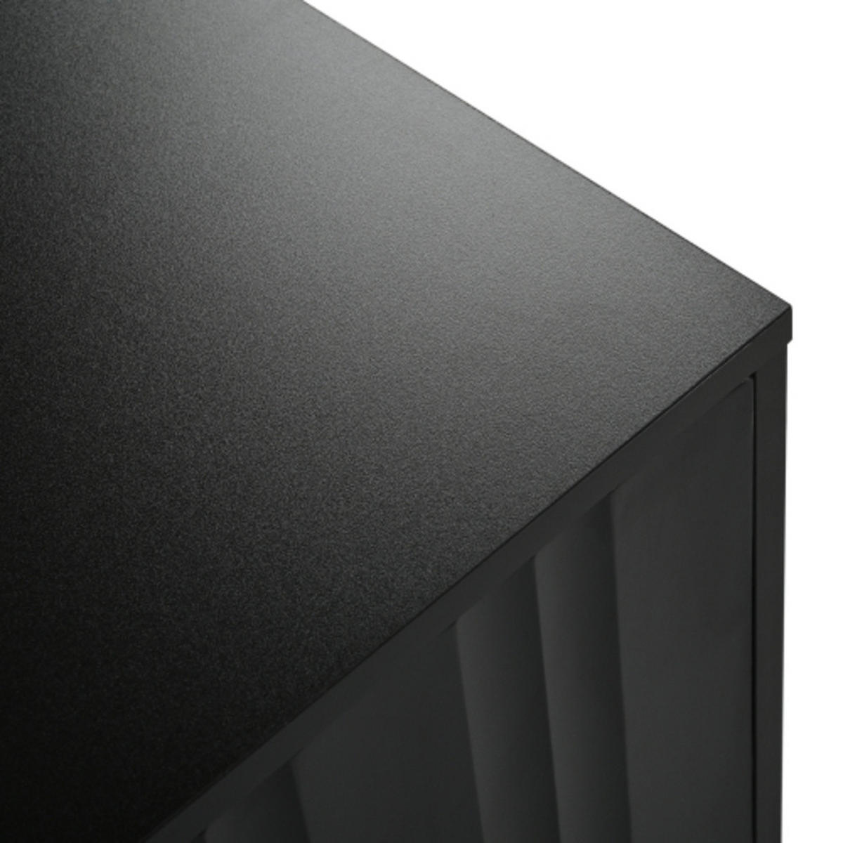 LOWBOARD Schwarz aus MDF und Spanplatte mit vertikalem Rillendesign & goldenen 15cm-Beinen 190×38×48 cm - Schwarz, Holzwerkstoff (190/48/38cm) - Luhomfu