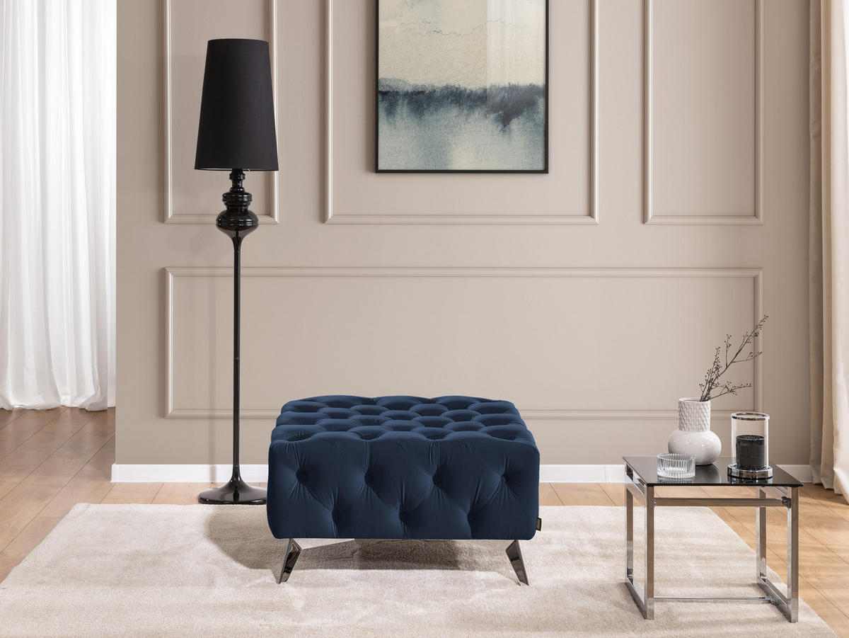 HOCKER Chesterfield Whitby Marineblau Samt mit silbernen Füßen - Blau/Silberfarben, Holz/Textil (80/45/80cm) - S-Style Möbel