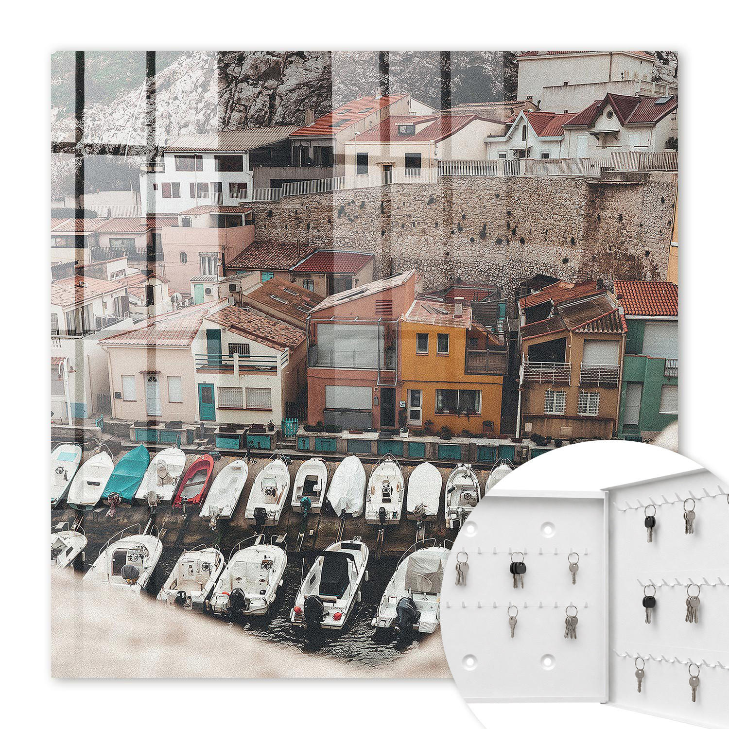 SCHLÜSSELBOX Weiß 30x30 cm – Türöffnung nach rechts - Eine Küstenstadt - Beige, Metall (30/30/5cm) - TULUP