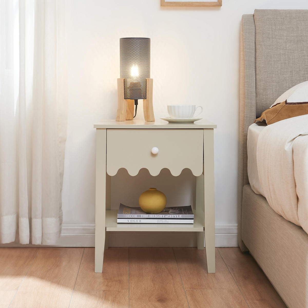 NOČNÍ STOLEK Luspoo I. - krémová, kompozitní dřevo (40/50/40cm) - [en.casa]