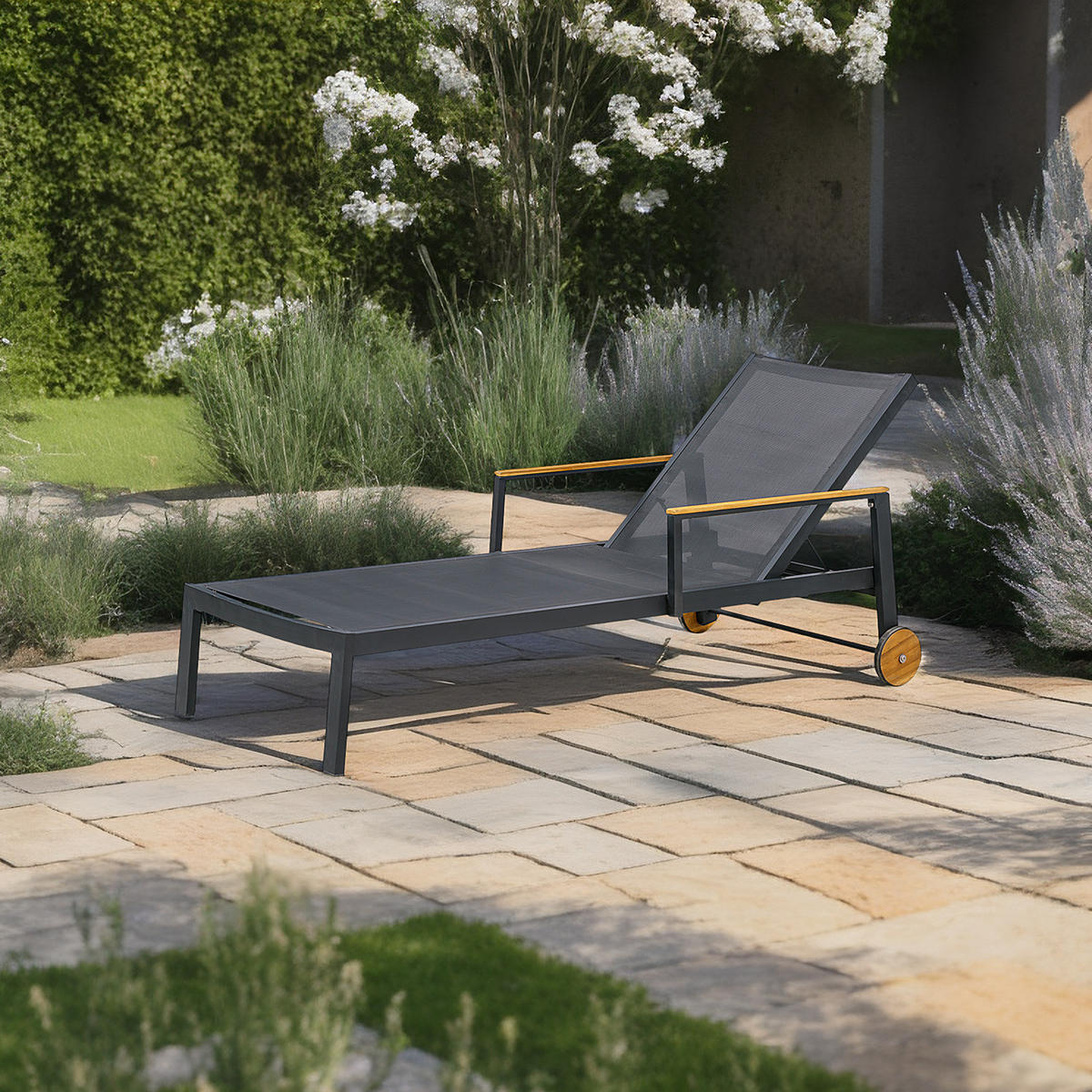 GARTENLIEGE MIT GITTERSTOFF - Textilene / Aluminium - Schwarz / Braun - Schwarz/Braun, Holz/Textil (71/48/195cm) - home24