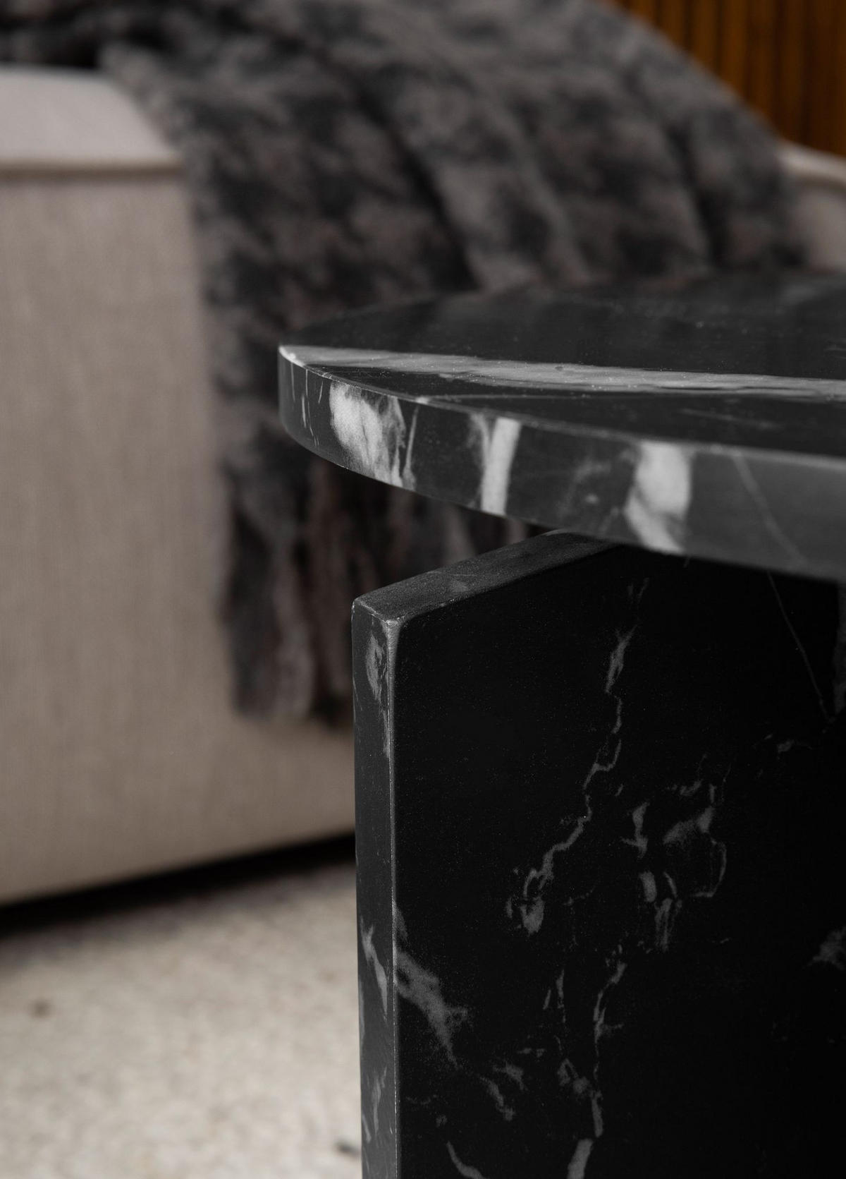 COUCHTISCH rund in Stein-Optik – modernes Design in Großformat, Schwarz 70x70x33 cm - Schwarz, Holzwerkstoff (70/70/33cm) - KADIMA DESIGN