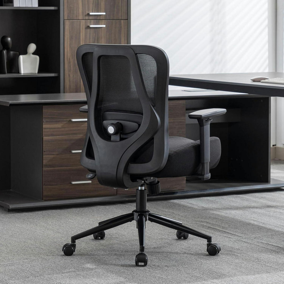 BÜROSTUHL mit Lendenwirbelstütze und 230kg Belastbarkeit Schwarz - Schwarz, Textil (73/93/69cm)