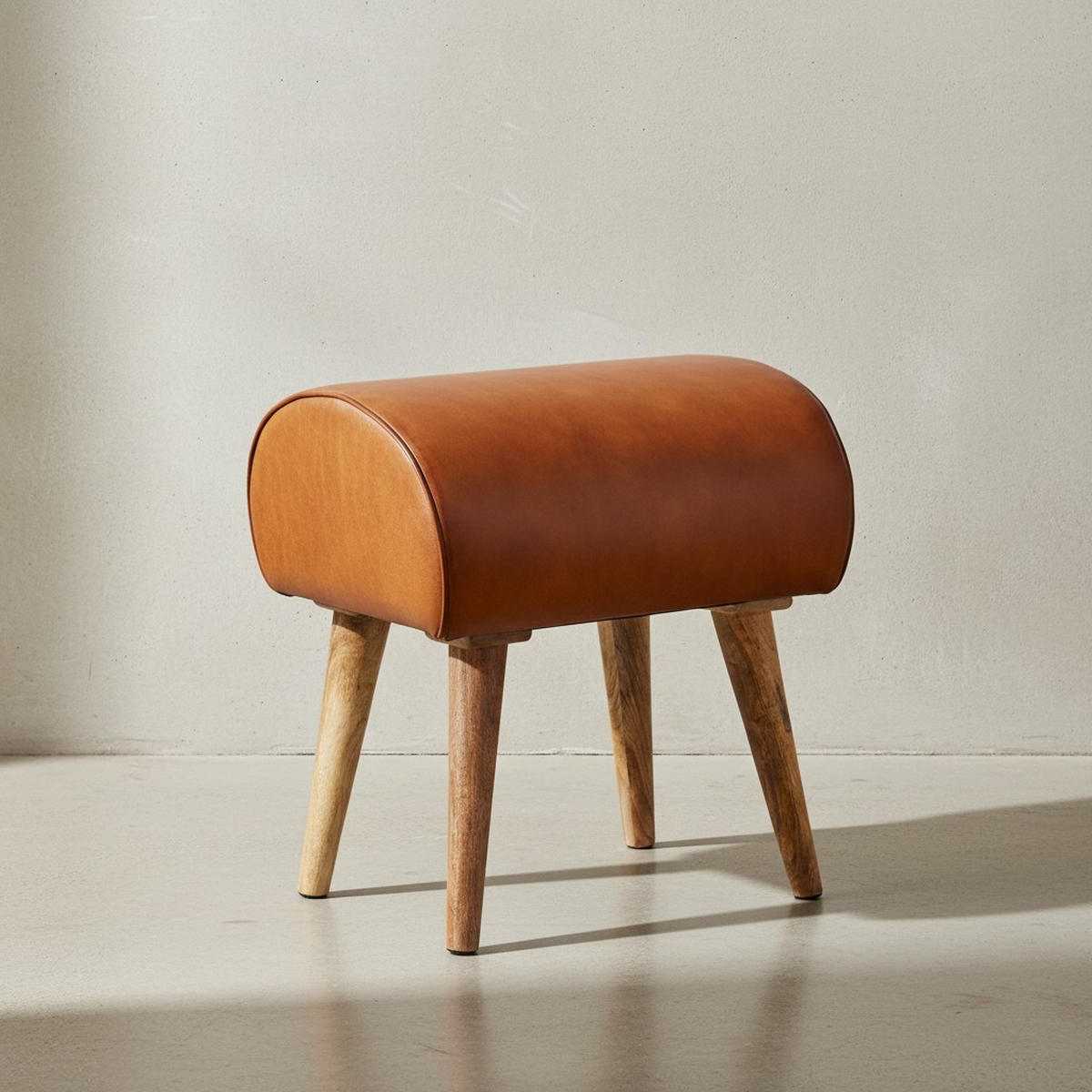 SITZHOCKER – Echtleder/Massivholz, 45x53x40 cm, 120 kg Belastbarkeit - Braun, Mangoholz/Leder (45/53/40cm) - KADIMA DESIGN