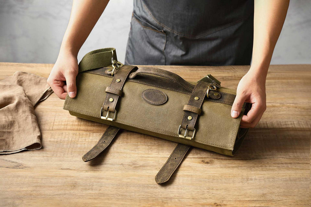 MESSERTASCHE GRÜN 12 SCHLITZE - Dunkelgrün, Leder (95/1/43cm) - Zayiko