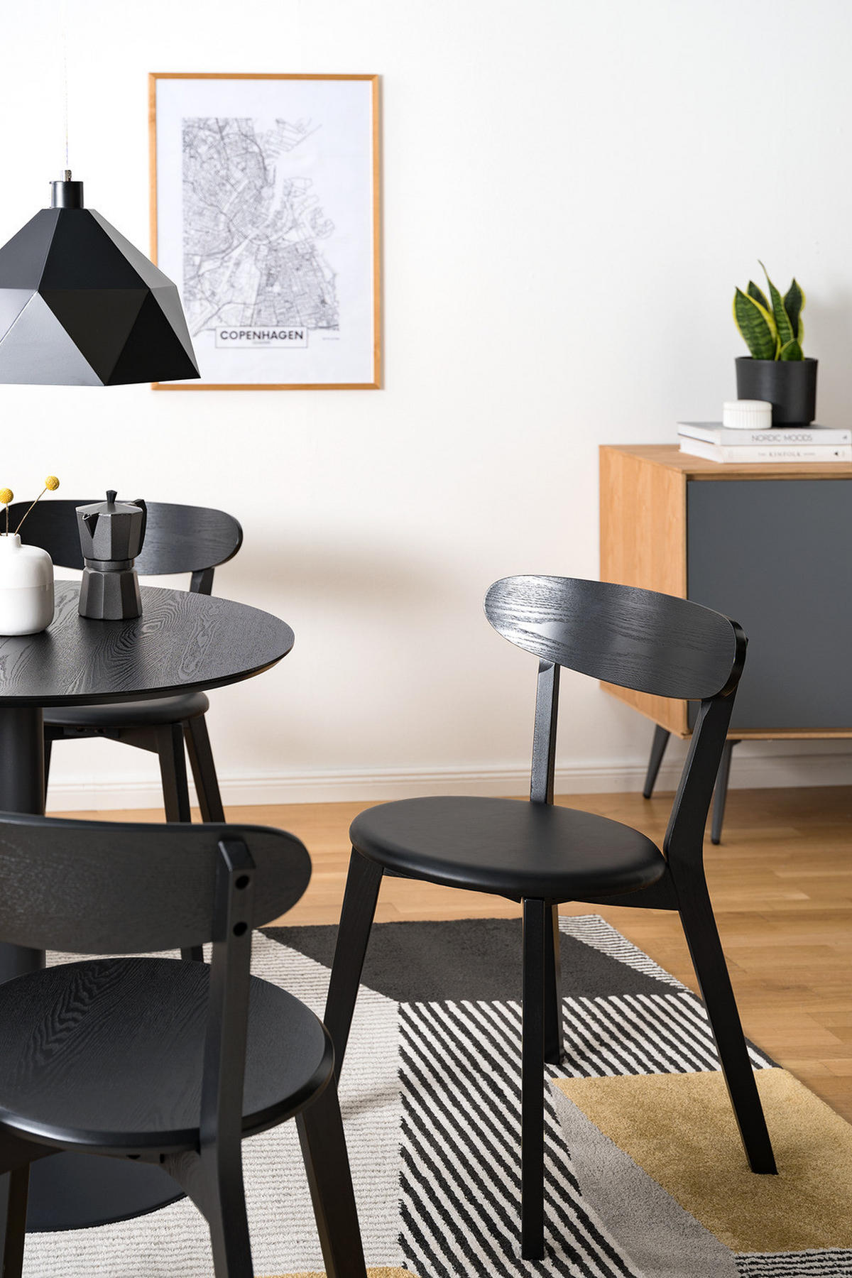 ESSZIMMERSTUHL - 2er-Set - Kunstleder / Esche massiv - Schwarz, Holz/Kunststoff (48/78/52cm) - home24