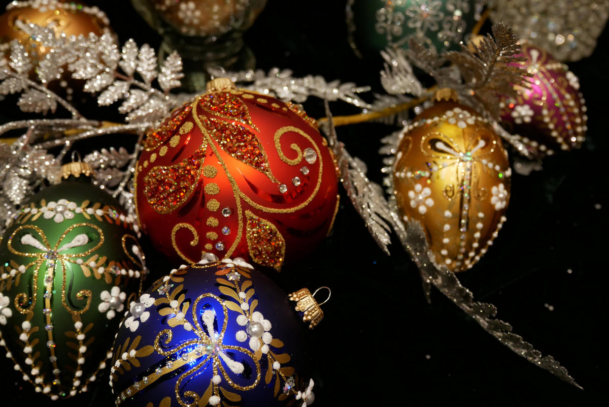 CHRISTBAUMKUGEL Gloria Blätter Strassdesign Rot 10cm (Glas / 1 Stk.) - Rot, Glas (10/10/10cm) - Krebs Glas Lauscha