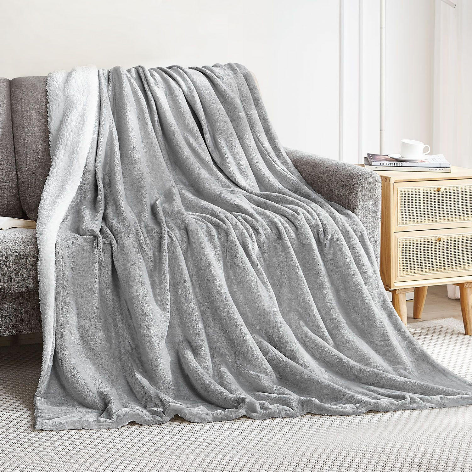 FLEECEDECKE Kuscheldecke 150x200 cm hellgrau - Hellgrau, Textil (150/200cm) - Juskys