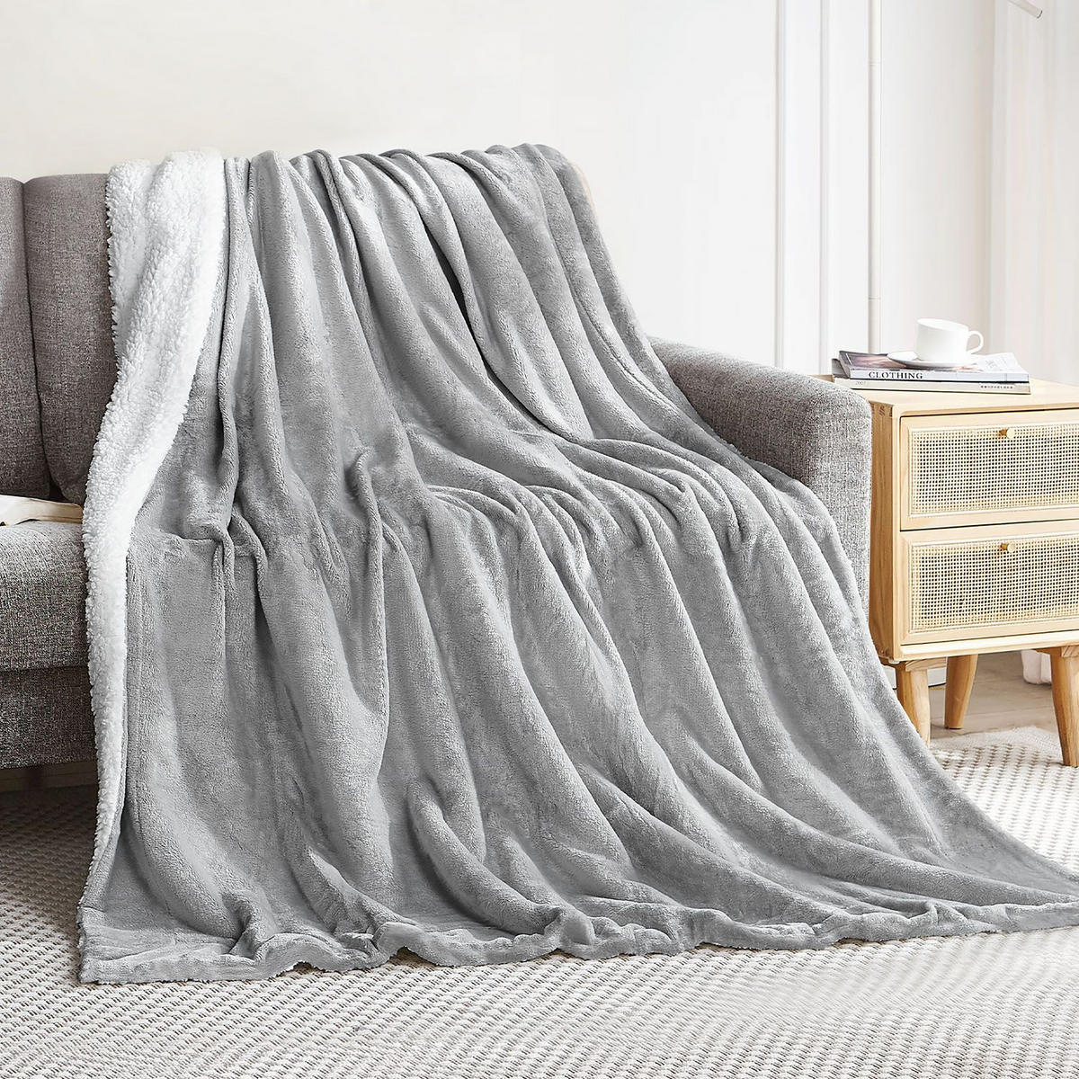 FLEECEDECKE Kuscheldecke 150x200 cm hellgrau - Hellgrau, Textil (150/200cm) - Juskys