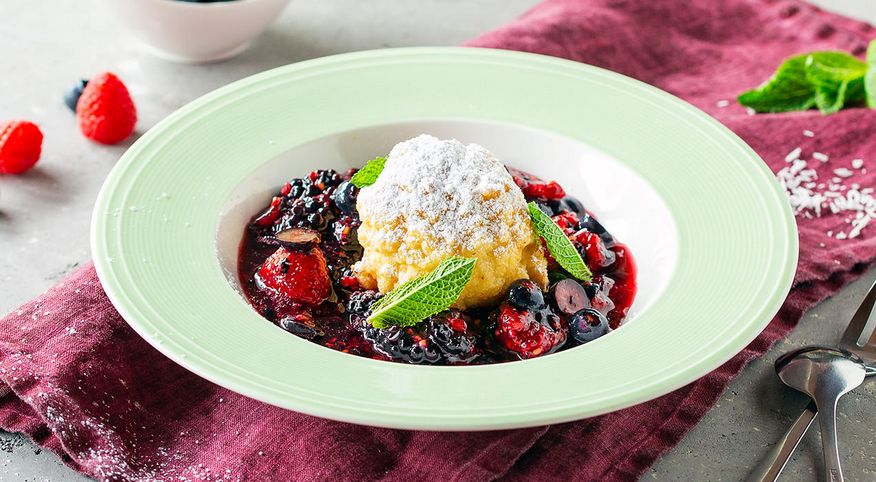 XXXLecker_Frittiertes-Eis-im-Kokosmantel-Beerenragout