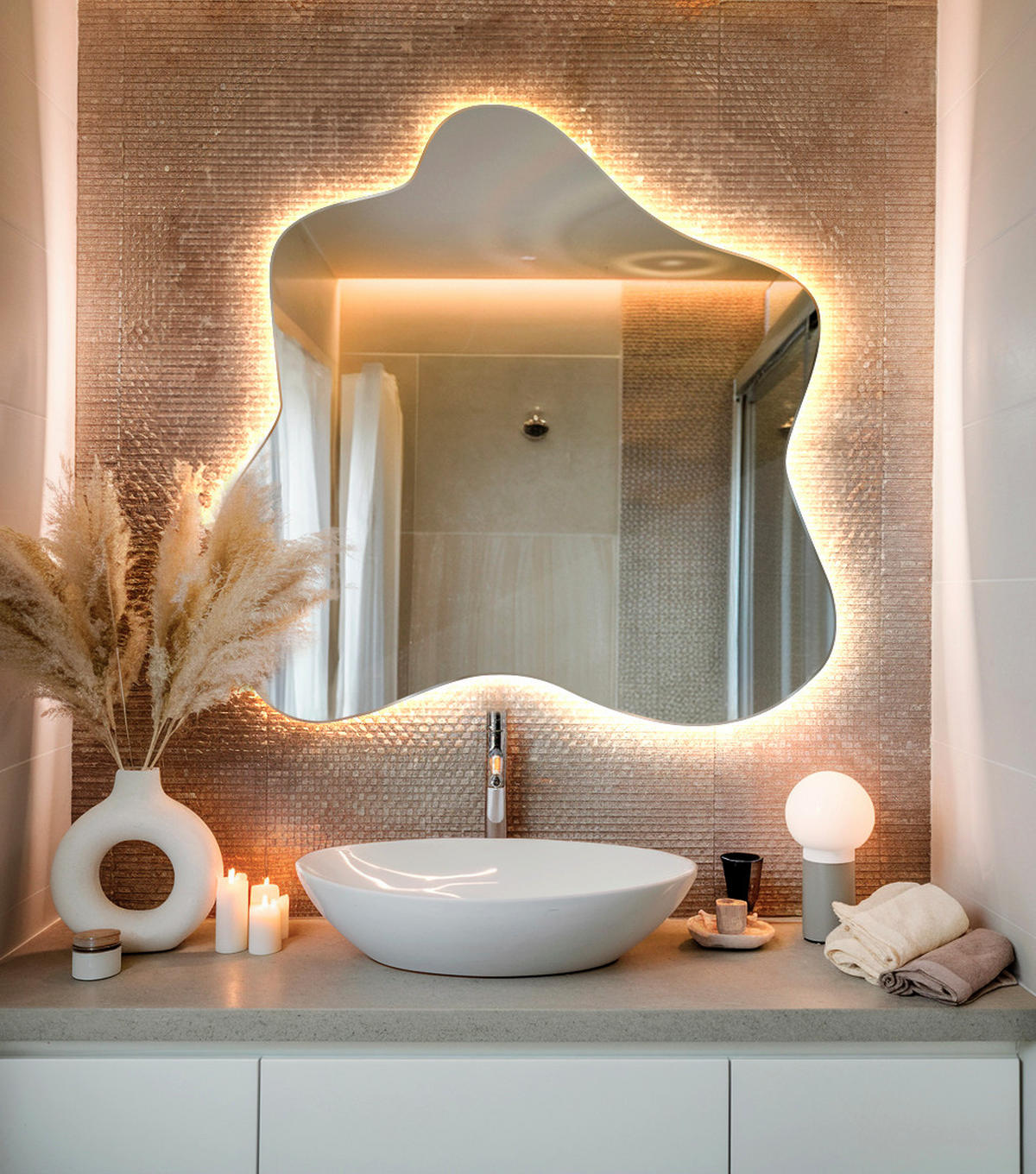 LED SPIEGEL 58 x 57,5 cm Unregelmäßige Form Warmweiß 3000K - Transparent, Glas (58/58/0.4cm) - TULUP