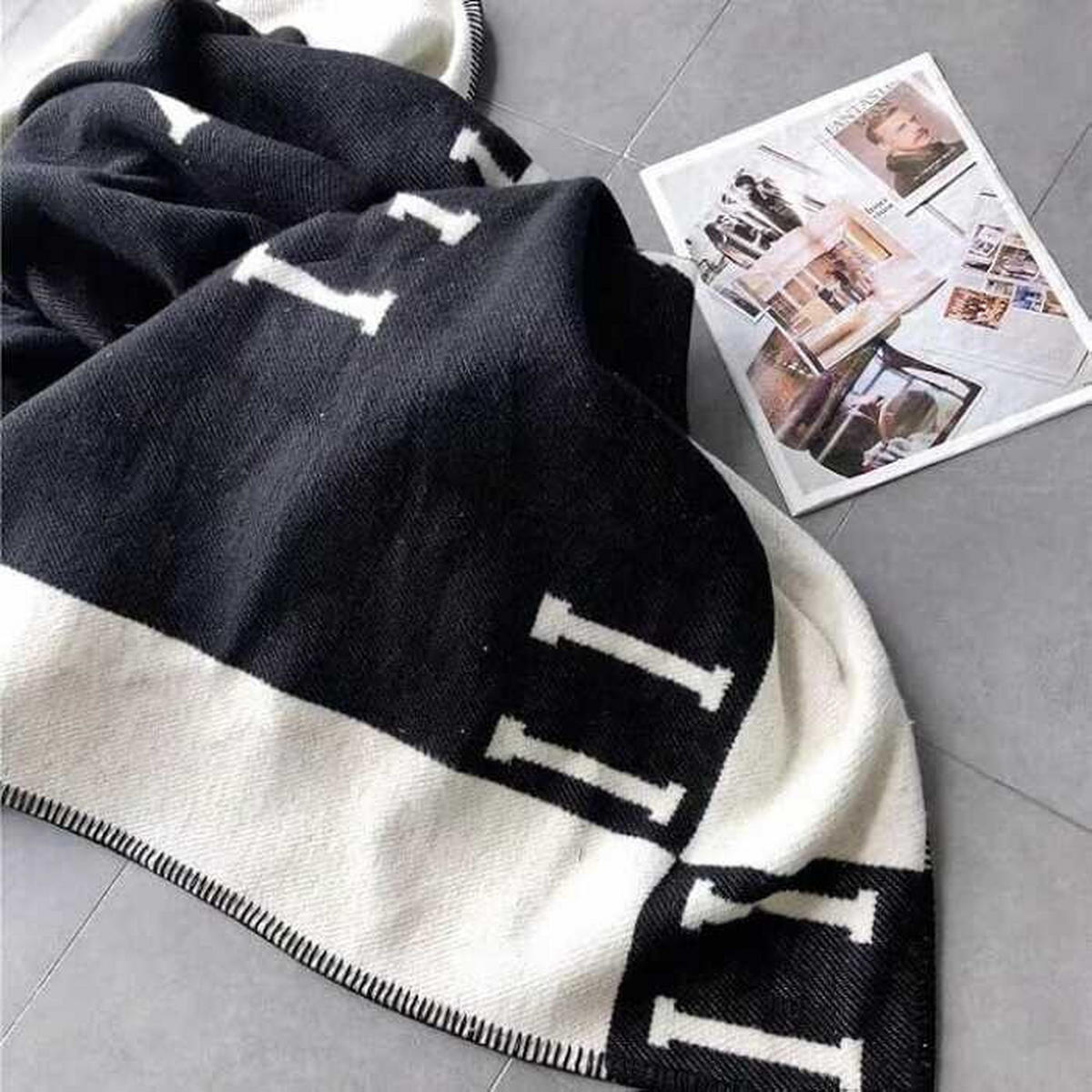 WOHNZIMMERDECKE - 130 x 180 cm - Schwarz - Schwarz, Textil (130/180cm)