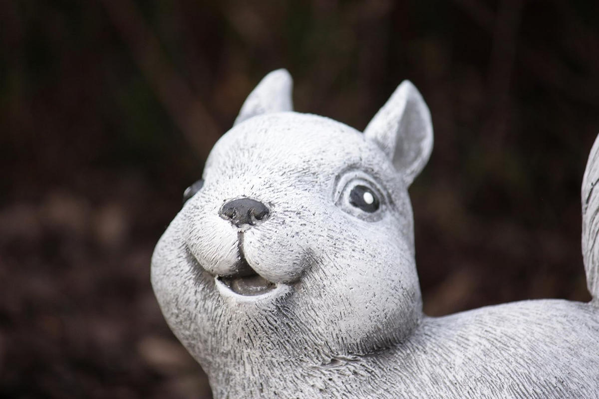 STEINFIGUR Eichhörnchen sitzend, Frostfest - Grau, Stein (16/18/11cm) - stoneandstyle