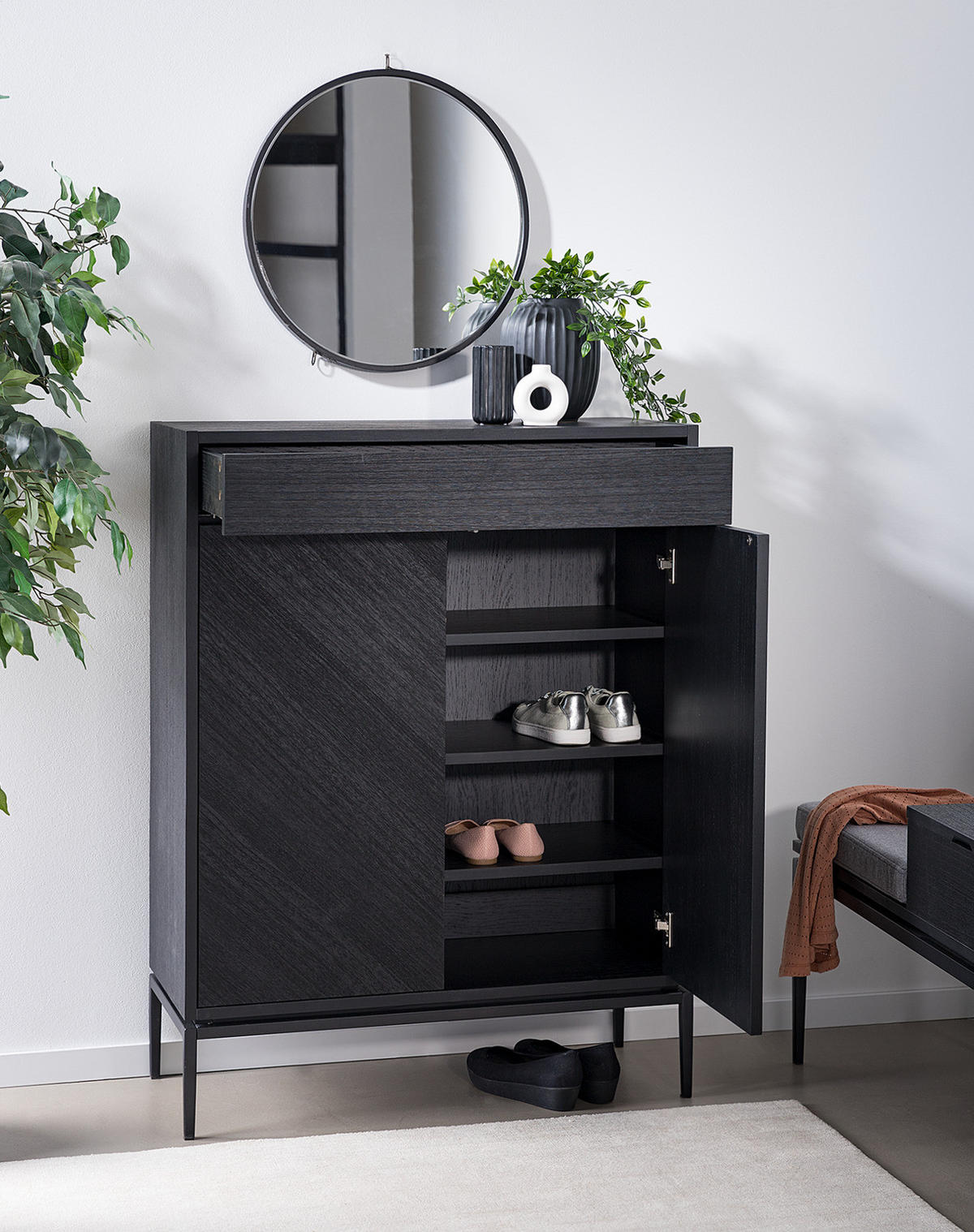 SCHUHKOMMODE - Echtholzfurnier / Eisen - Schwarz, Holzwerkstoff (85/112/36cm) - home24