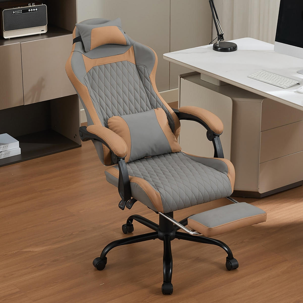 GAMING-STUHL braun mit Rautensteppung, Fußstütze, Nacken- und Lendenkissen, höhenverstellbar - Braun, Leder (54/124/62cm) - BRILVERDE