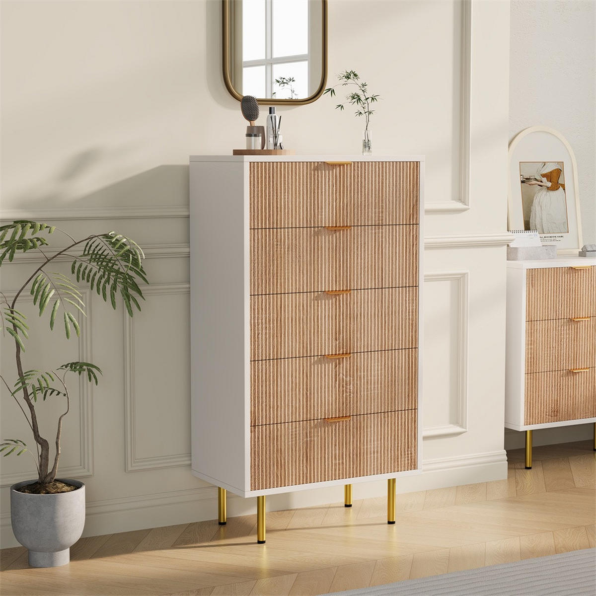 KOMMODE mit 5 Schubladen - vertikale Rillen und goldene Metallbeine - Naturholz und Weiß - Eichefarben, Holzwerkstoff (60/109.8/34cm) - DELFA