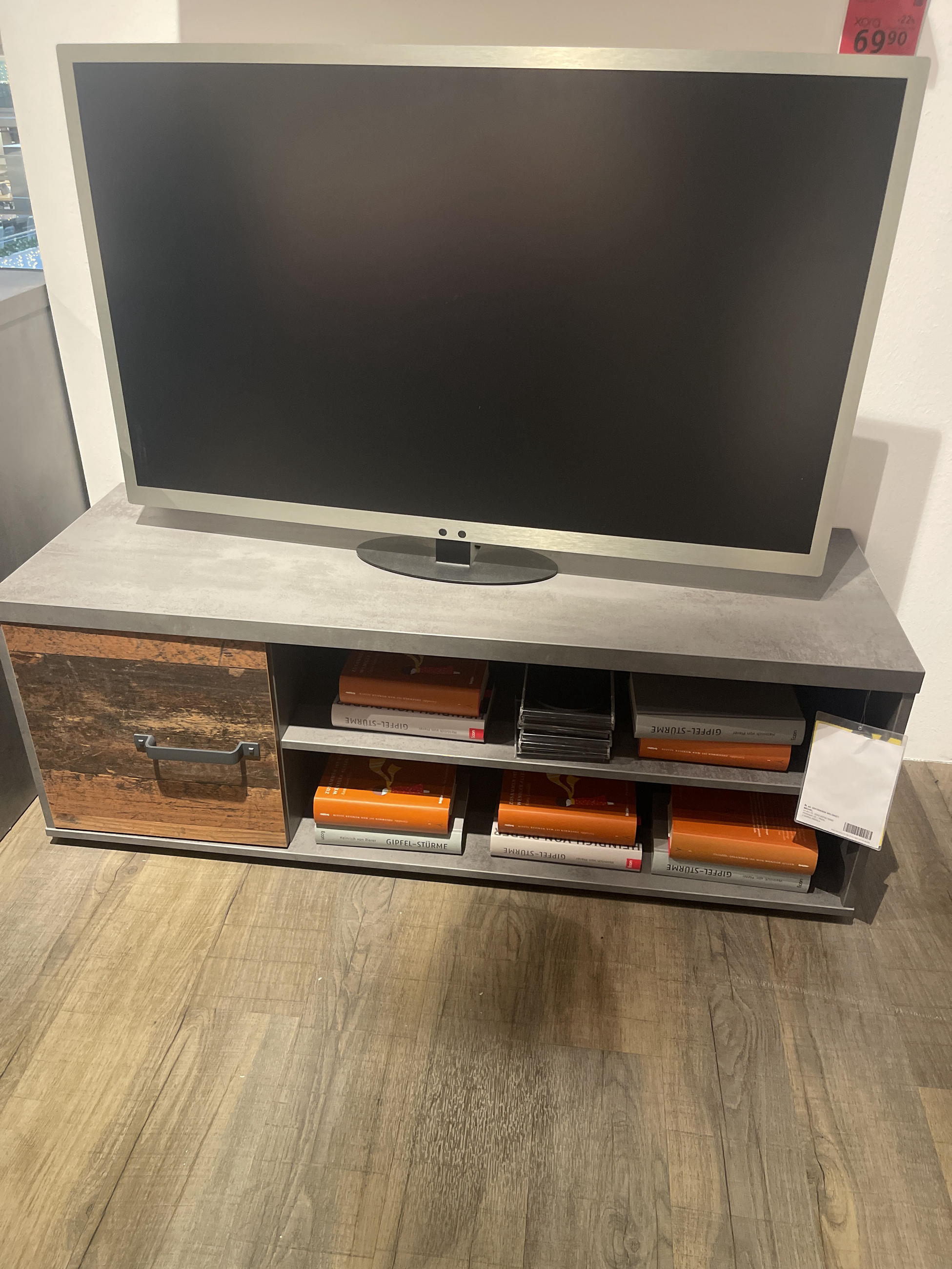 Nizka omarica - Xora