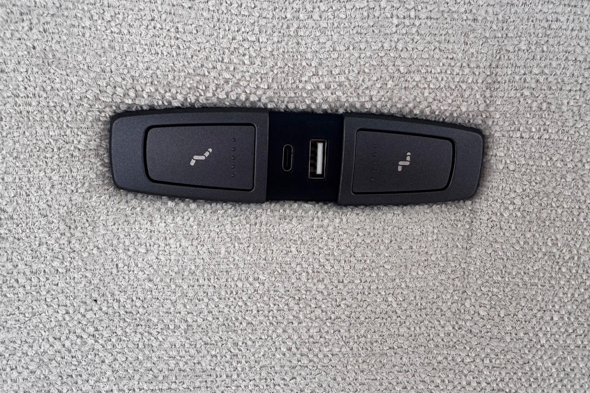 ECKSOFA ADRIANA Hellgrau Flachgewebe Relaxfunktion - Hellgrau/Schwarz, Textil/Metall (280/163cm) - KAWOLA