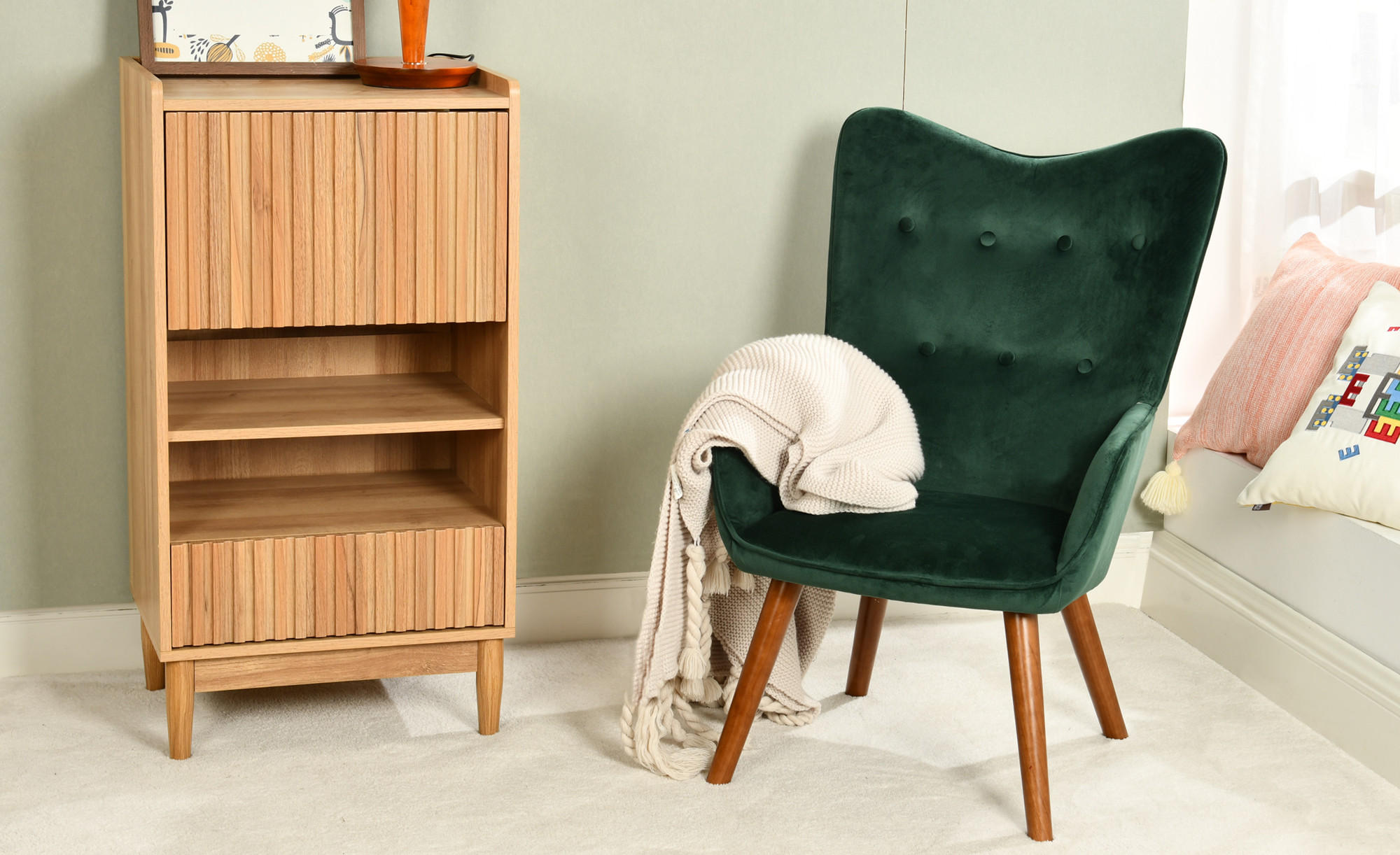 SESSEL Samt grün mit Holzbeinen & Komfortabel - Dunkelgrün/Dunkelbraun, Holz/Buchenholz (61/91.5/69cm) - Urban Meuble
