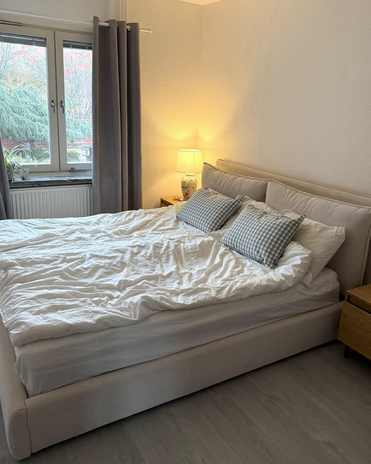 BETT mit Lattenrost 180/200 cm Hellbeige Bajonna - Beige/Schwarz, Textil (180/200cm) - Beliani