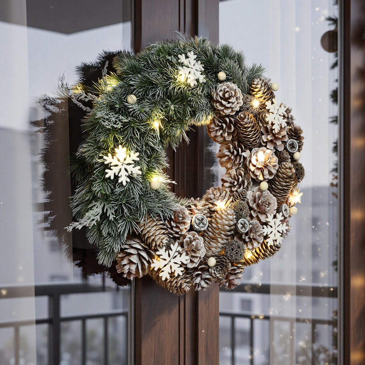 WEIHNACHTSKRANZ mit LED Beleuchtung & Timer - Dunkelgrün, Naturmaterialien (35cm) - Hometopia