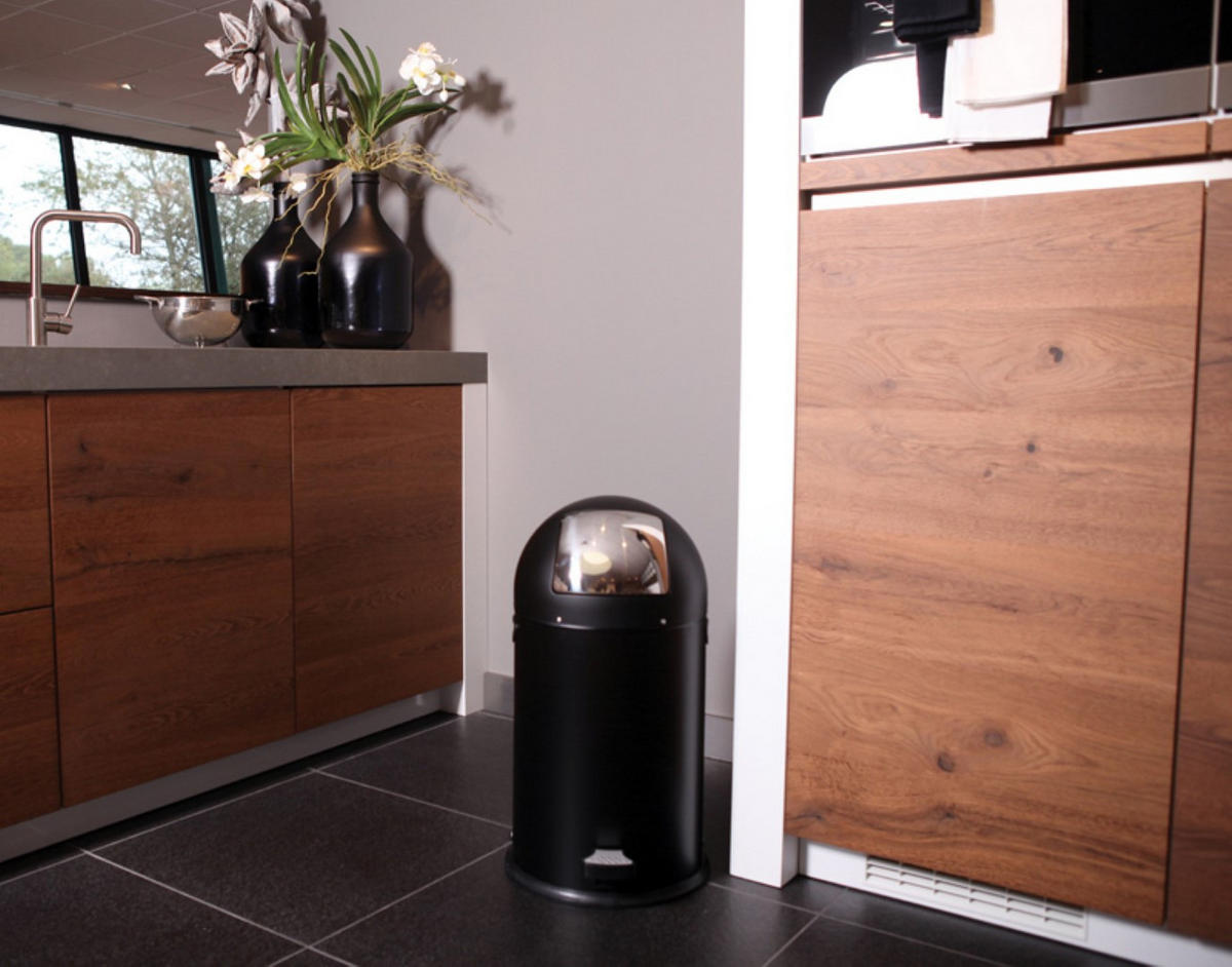 MÜLLEIMER Stilvoller Eleganter Mit Starkem Fußpedal und Verzinktem Inneneimer 33 Liter 70 x 35 cm Schwarz - Schwarz, Metall (38/70/43.5cm) - PROREGAL