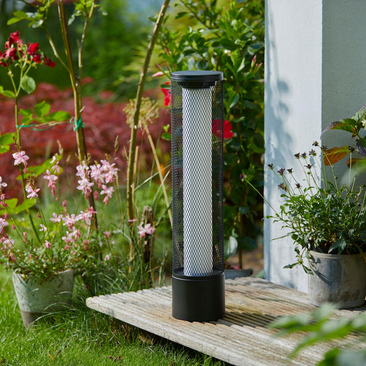 LED-FLAMMENLICHTSÄULE Solar-Stehlampe 59cm hoch Metall Gitteroptik Feuereffekt - Schwarz, Metall (13/13/59cm) - Northpoint