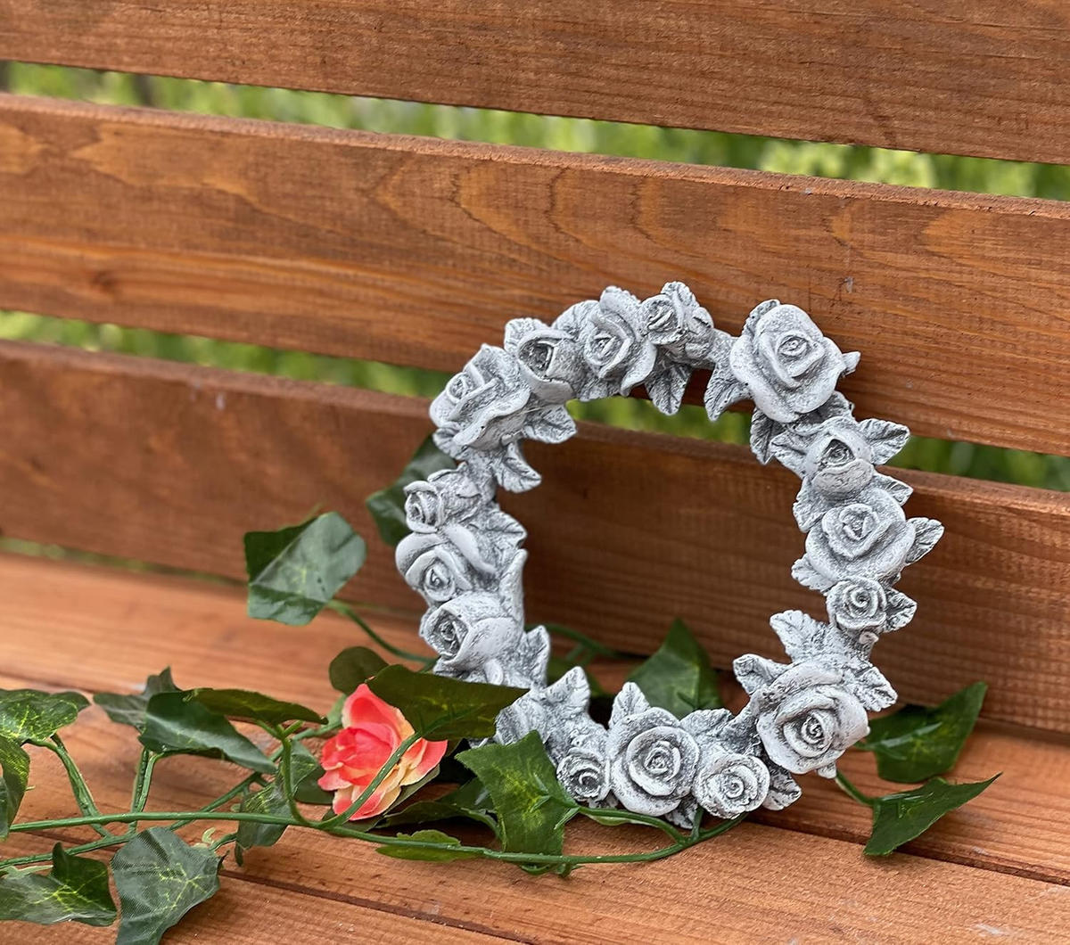 STEINFIGUR kleiner Rosenkranz aus Steinguss, frostfest - Grau, Stein (14/2/14cm) - stoneandstyle