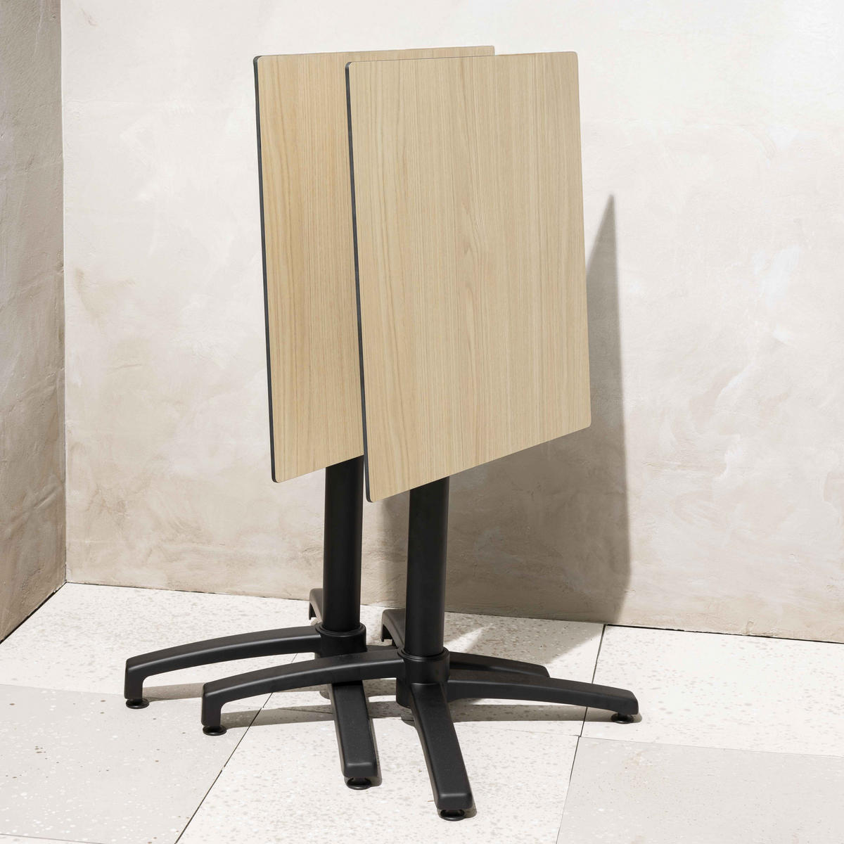 TERRASSENTISCH, Eichefarbe - Eichefarben, Holzwerkstoff (60/60/72cm) - Oviala