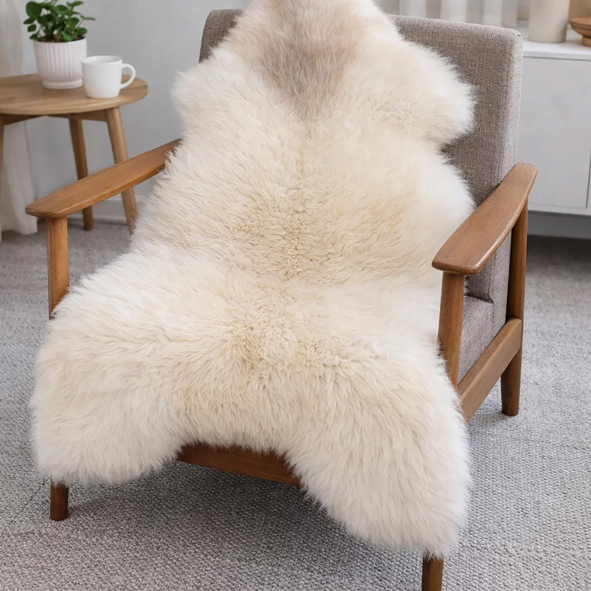 LAMMFELL Natur Schaffell hell gefleckt langhaar ca. 95 cm - Creme/Weiß, Fell (55/95cm) - Provellus