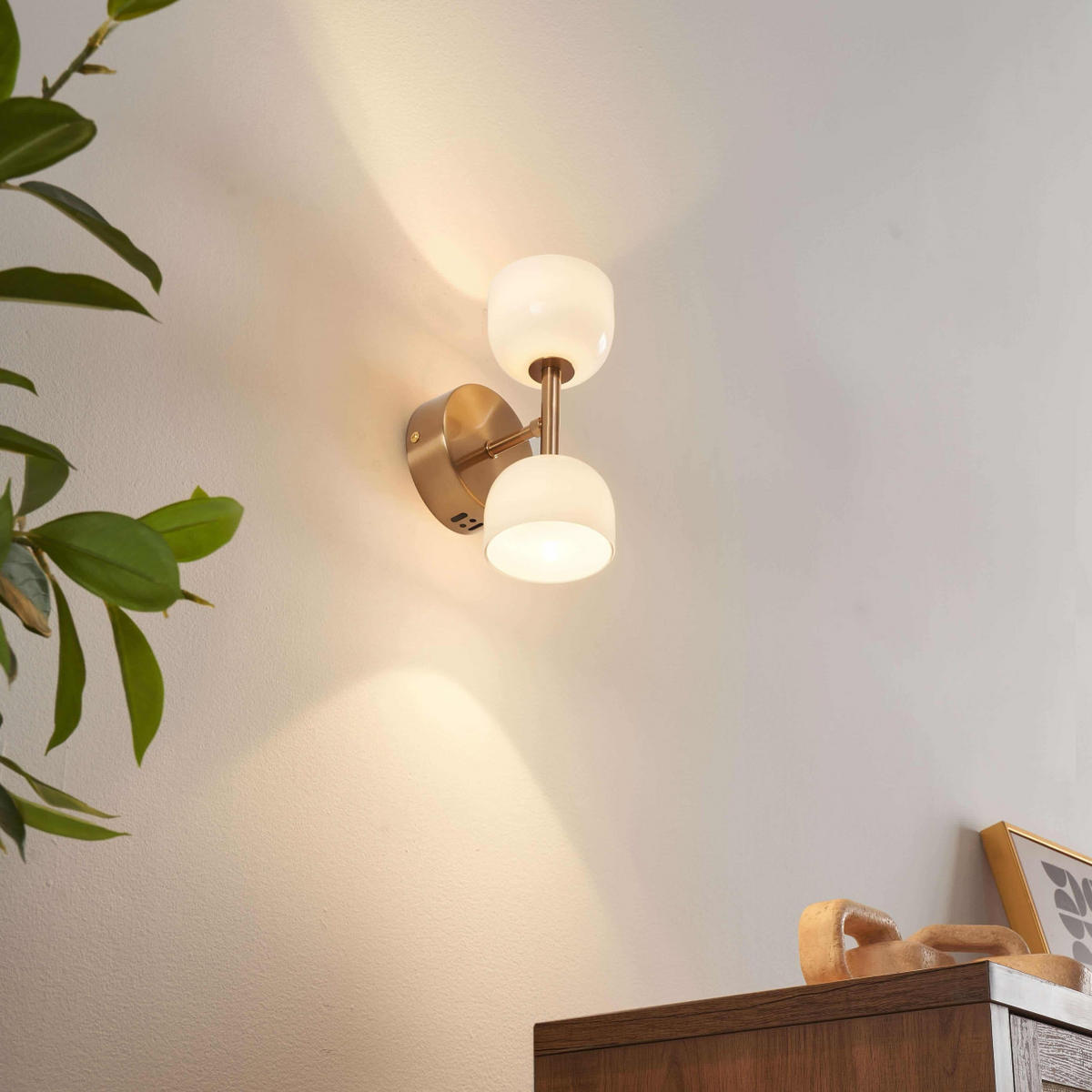 WANDLEUCHTE Nysséa, Messing und Weiß, 20cm - Messingfarben, Glas (9/20/15cm) - KOSILUM