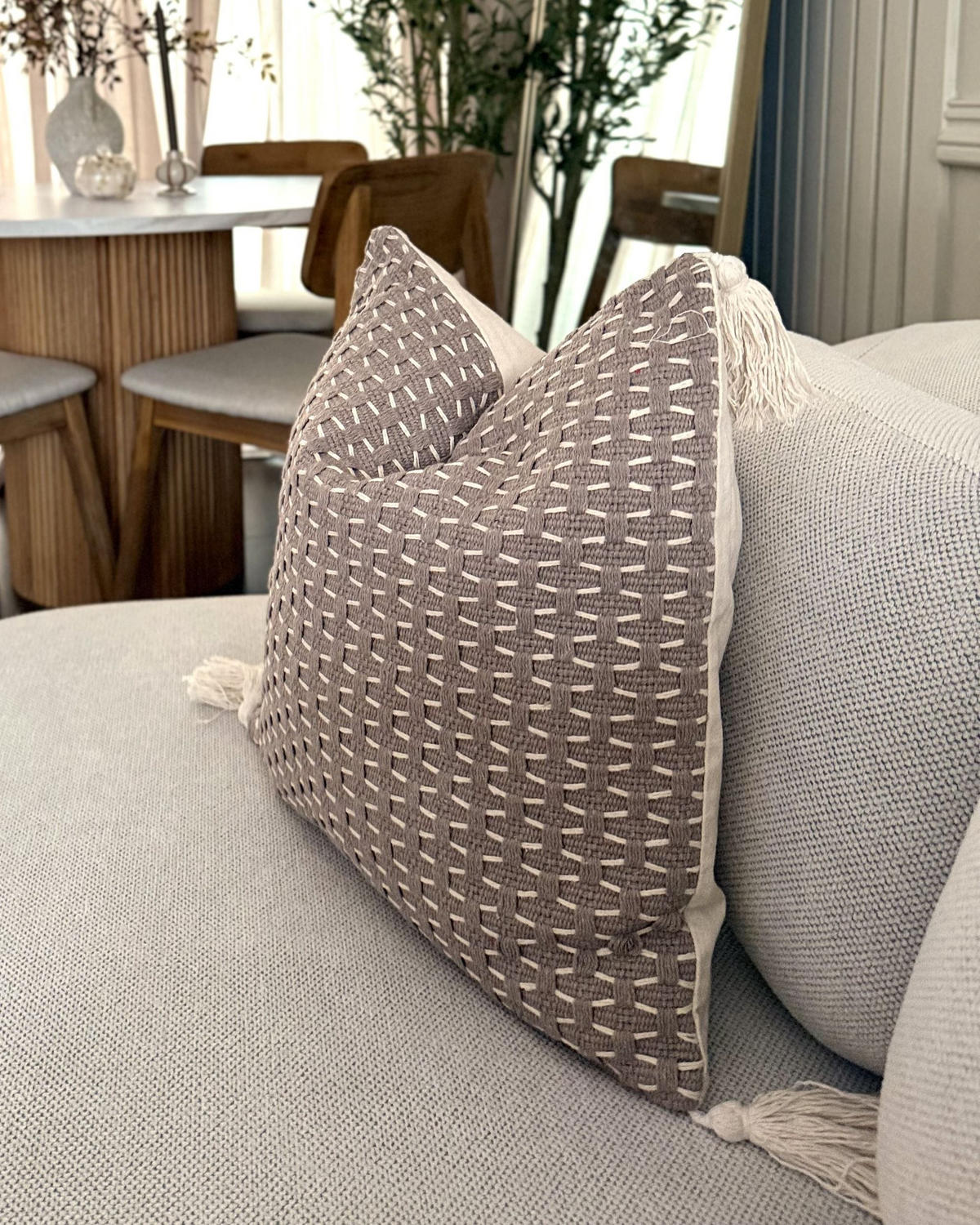 DEKORATIVNÍ POLŠTÁŘ sada 2 ks Taupe 42/42 cm Hakone - šedohnědá, textil (42/42cm) - Beliani