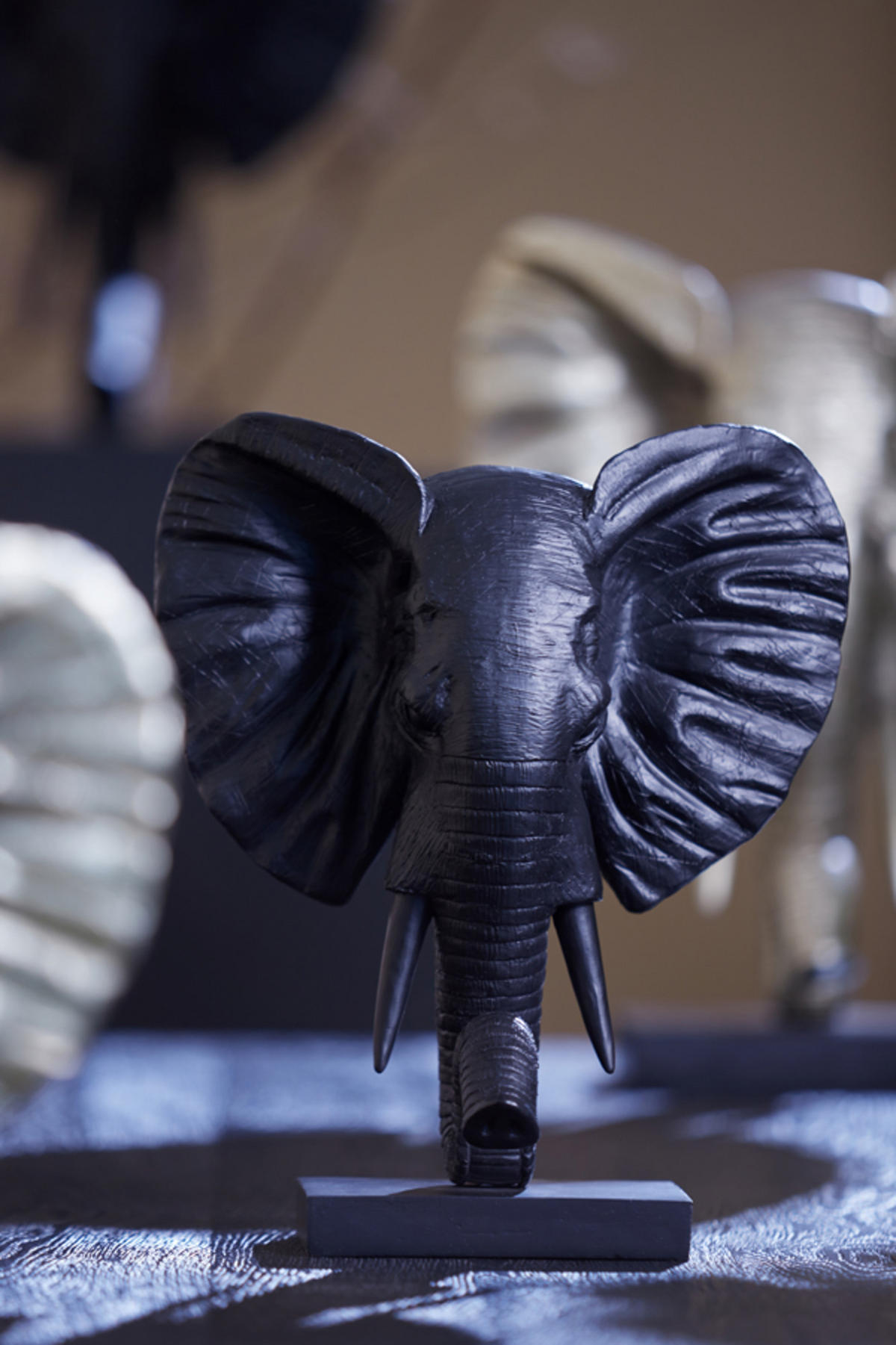 ORNAMENT Elefant Schwarz 30/15/35,5 cm - Schwarz, Kunststoff (15/35.5/30cm) - Light & Living