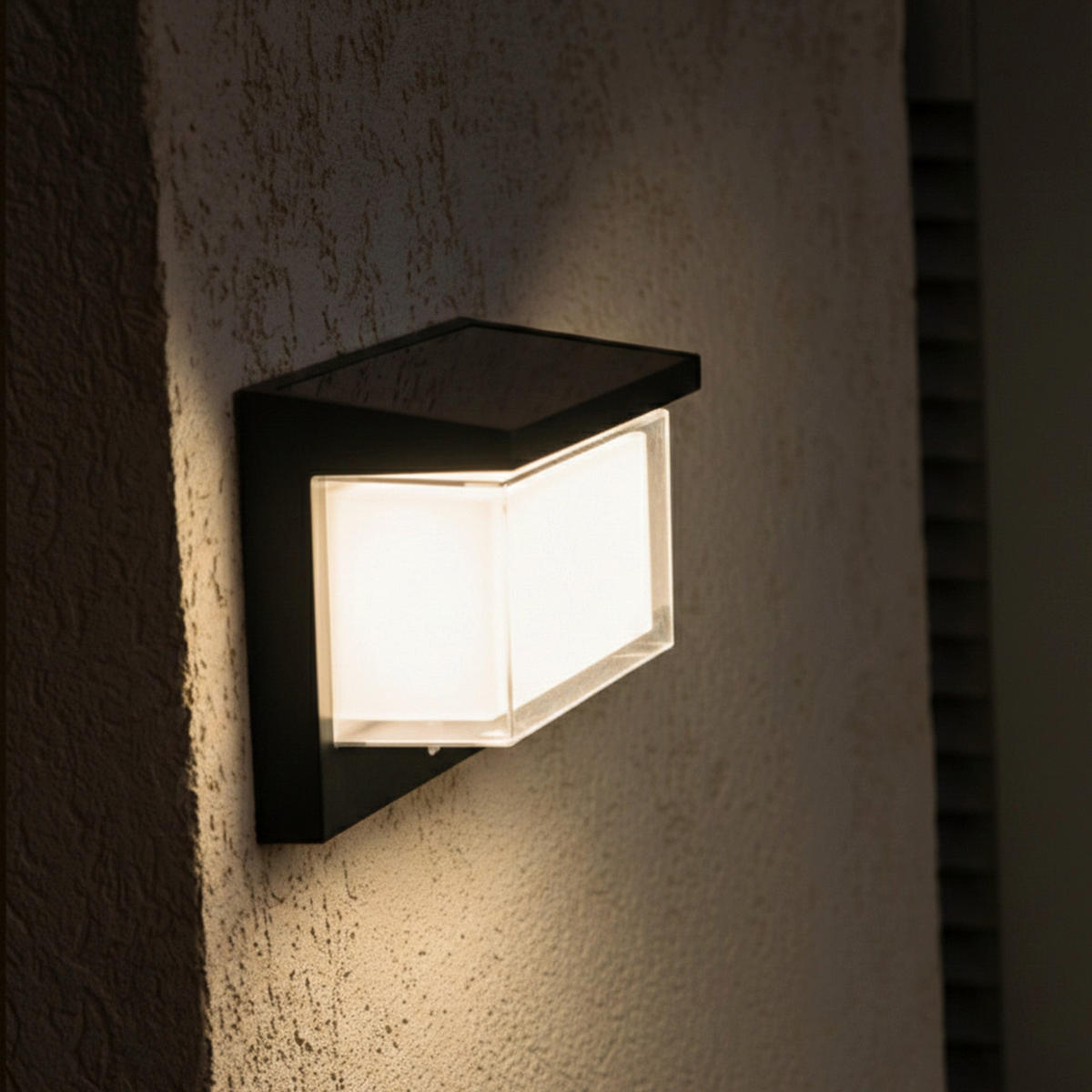 ZEANY 900LM Solar-Wandleuchte - Schwarz, Kunststoff (23/15/10cm) - Lumisky