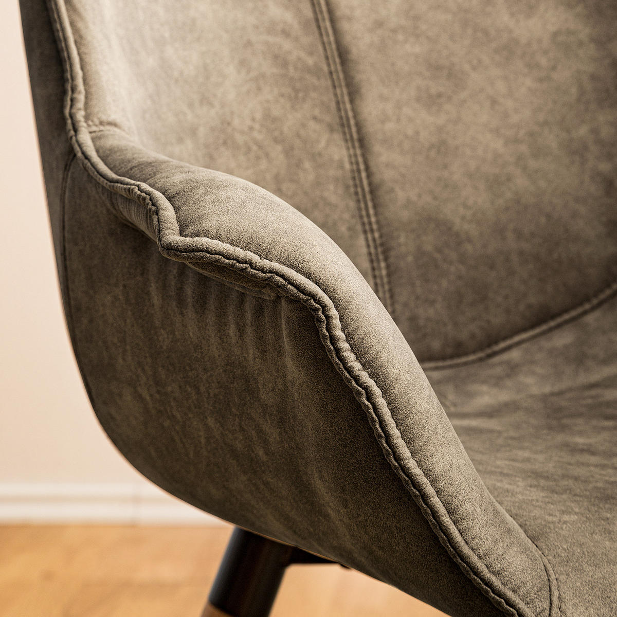 ARMLEHNENSTUHL - Microfaser / Eiche massiv - Beige, Textil (70/81/64cm) - home24