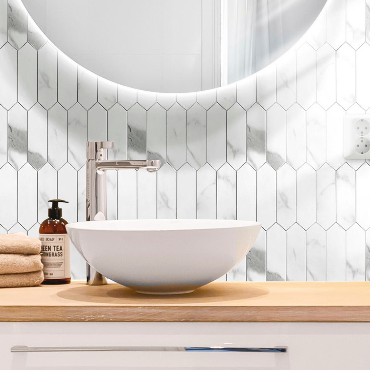 FLIESENAUFKLEBER 1 Stück 30,5 x 30,5 cm Selbstklebende Fliesen - Fico Marfil - Weiß/Grau, Kunststoff (30.5/0.3/30.5cm) - Mazovia